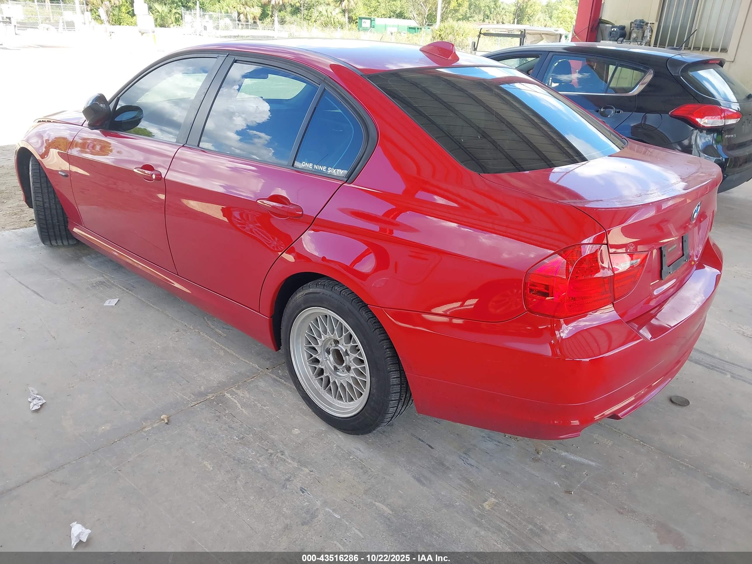 BMW 328I image 3