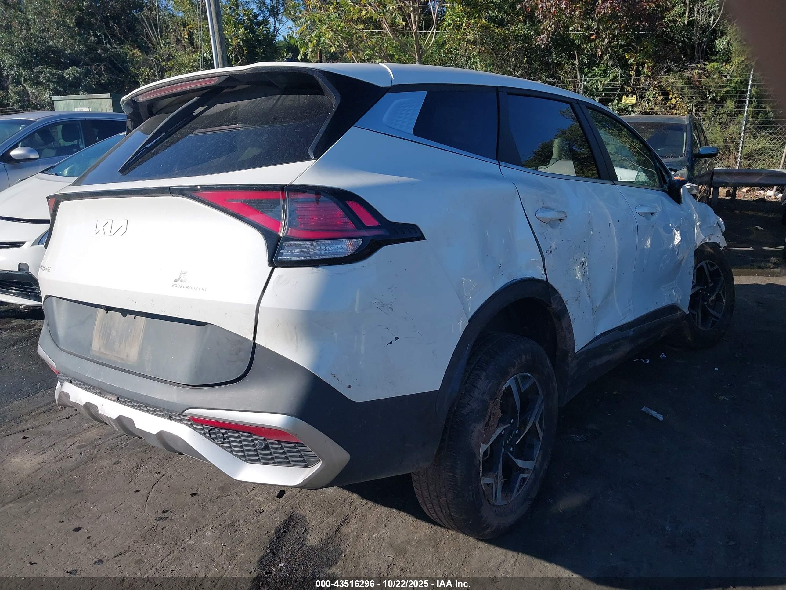 KIA SPORTAGE image 4