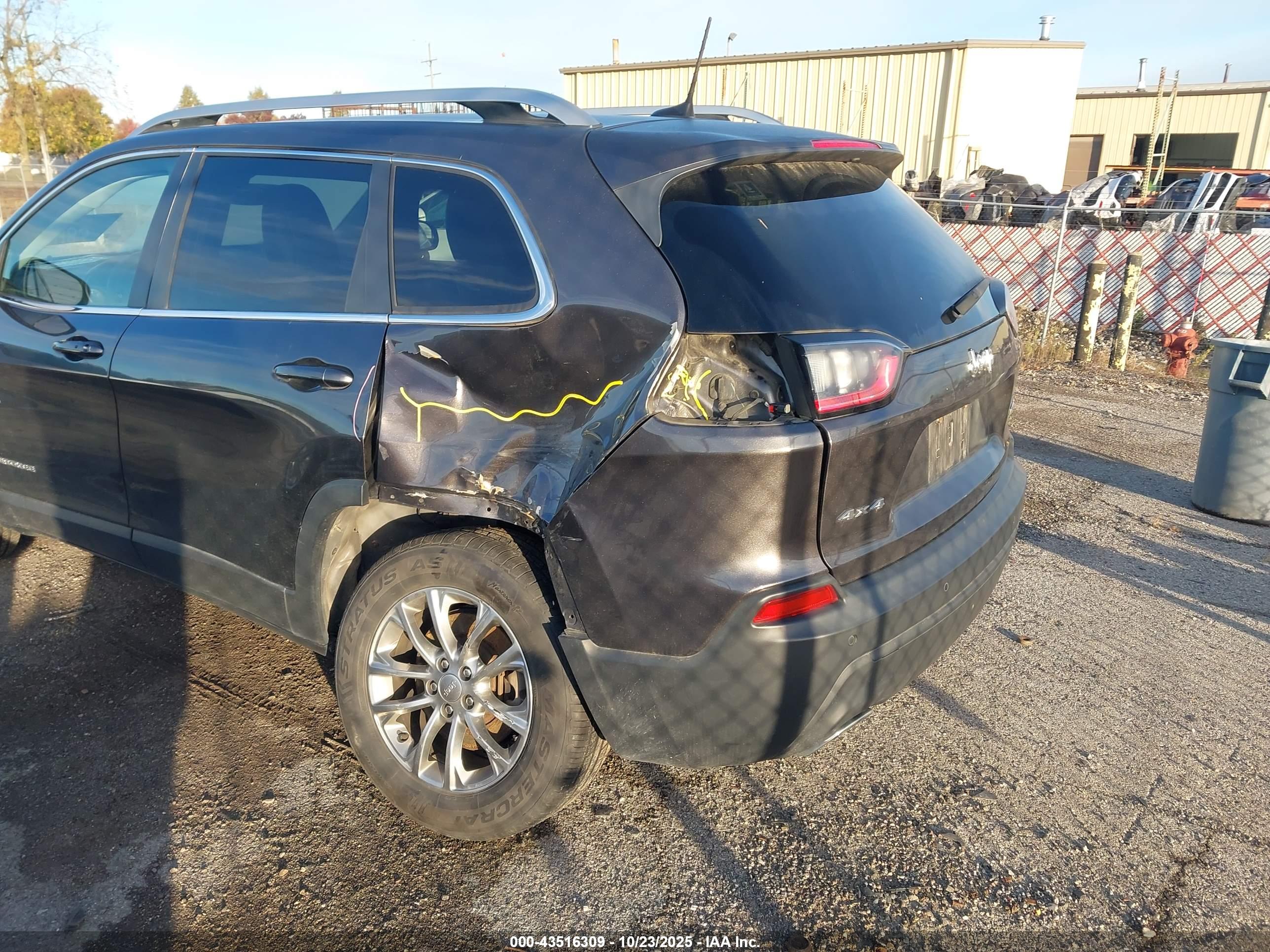 JEEP CHEROKEE image 6