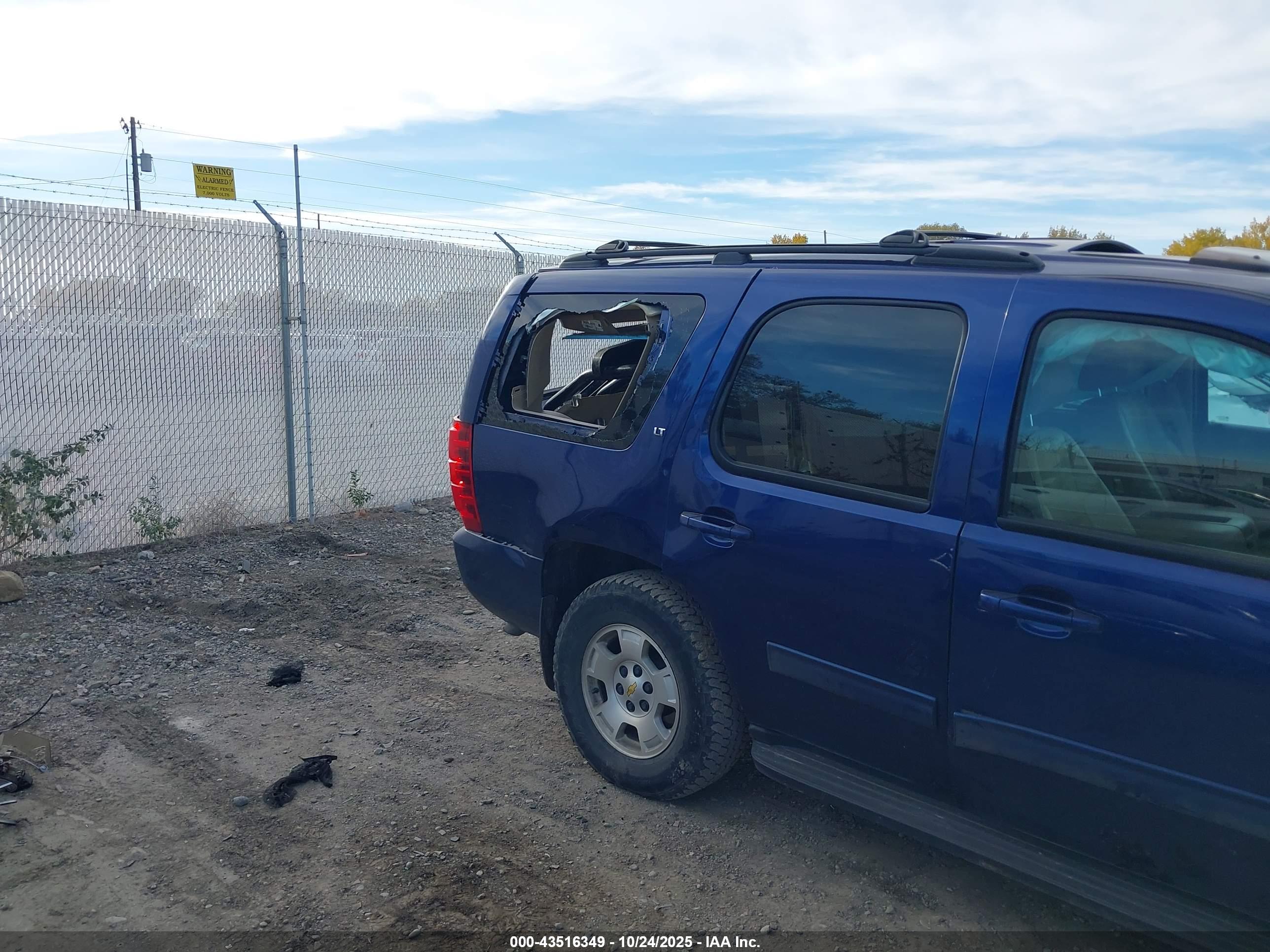 CHEVROLET TAHOE image 6