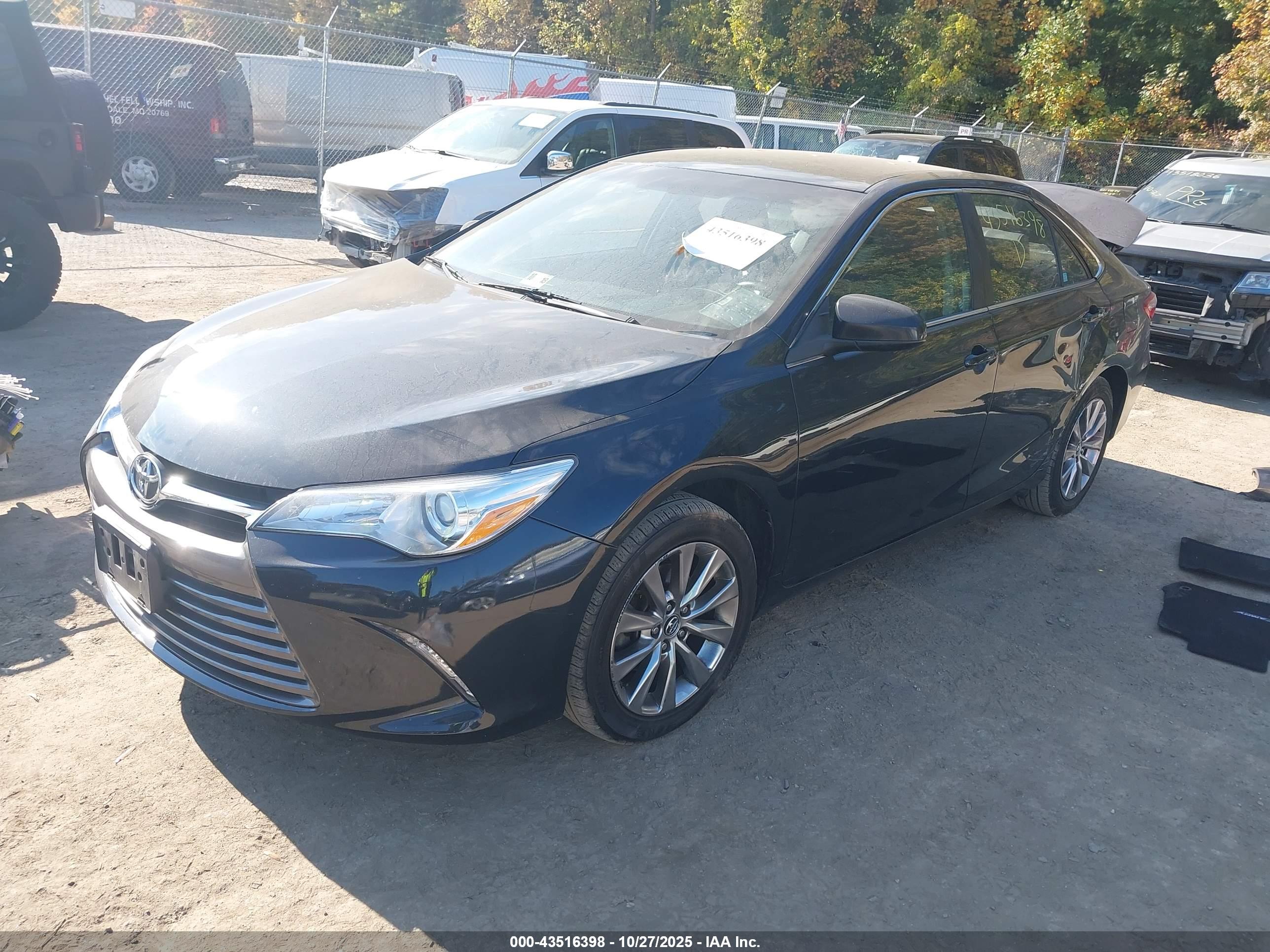 TOYOTA CAMRY image 2