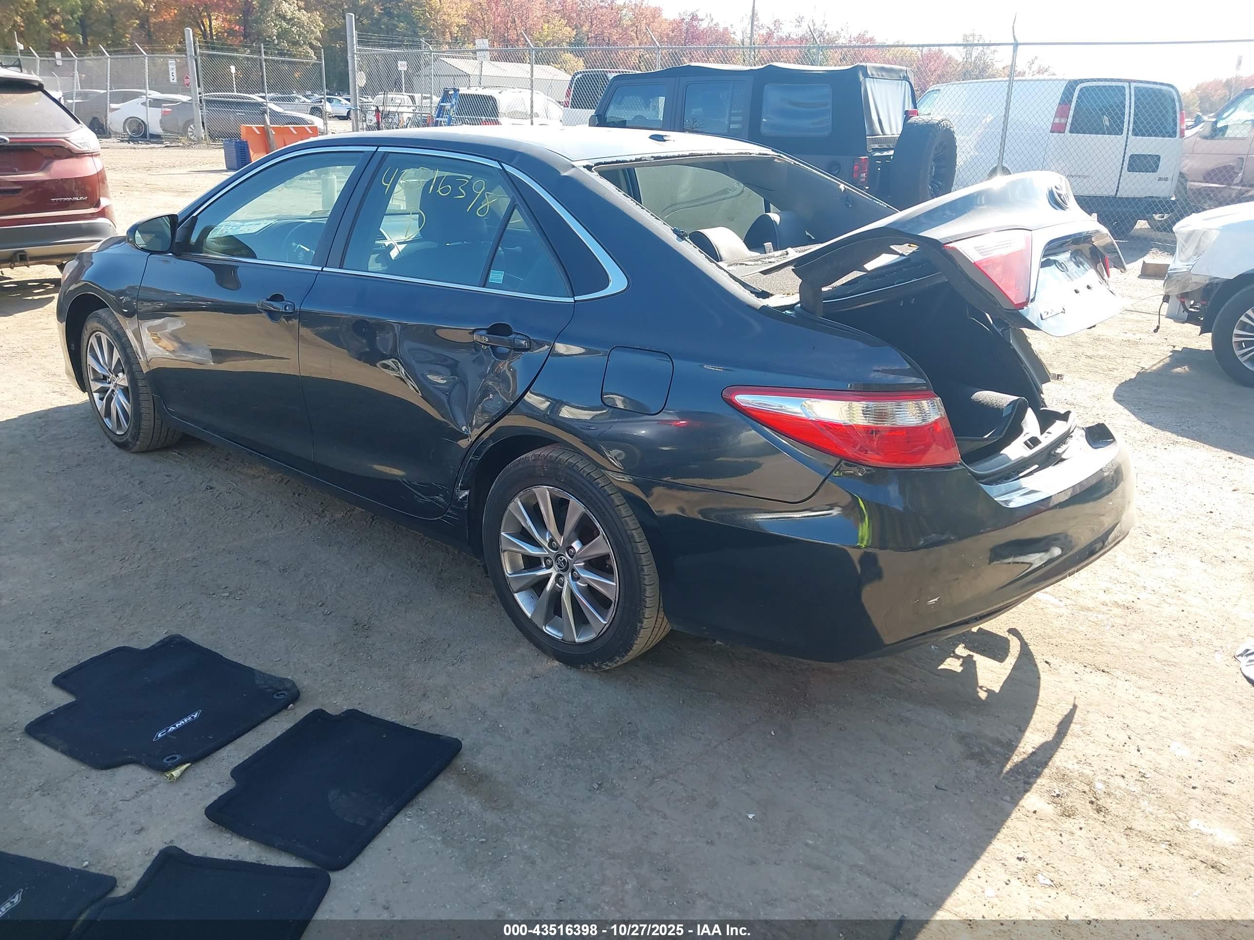 TOYOTA CAMRY image 3
