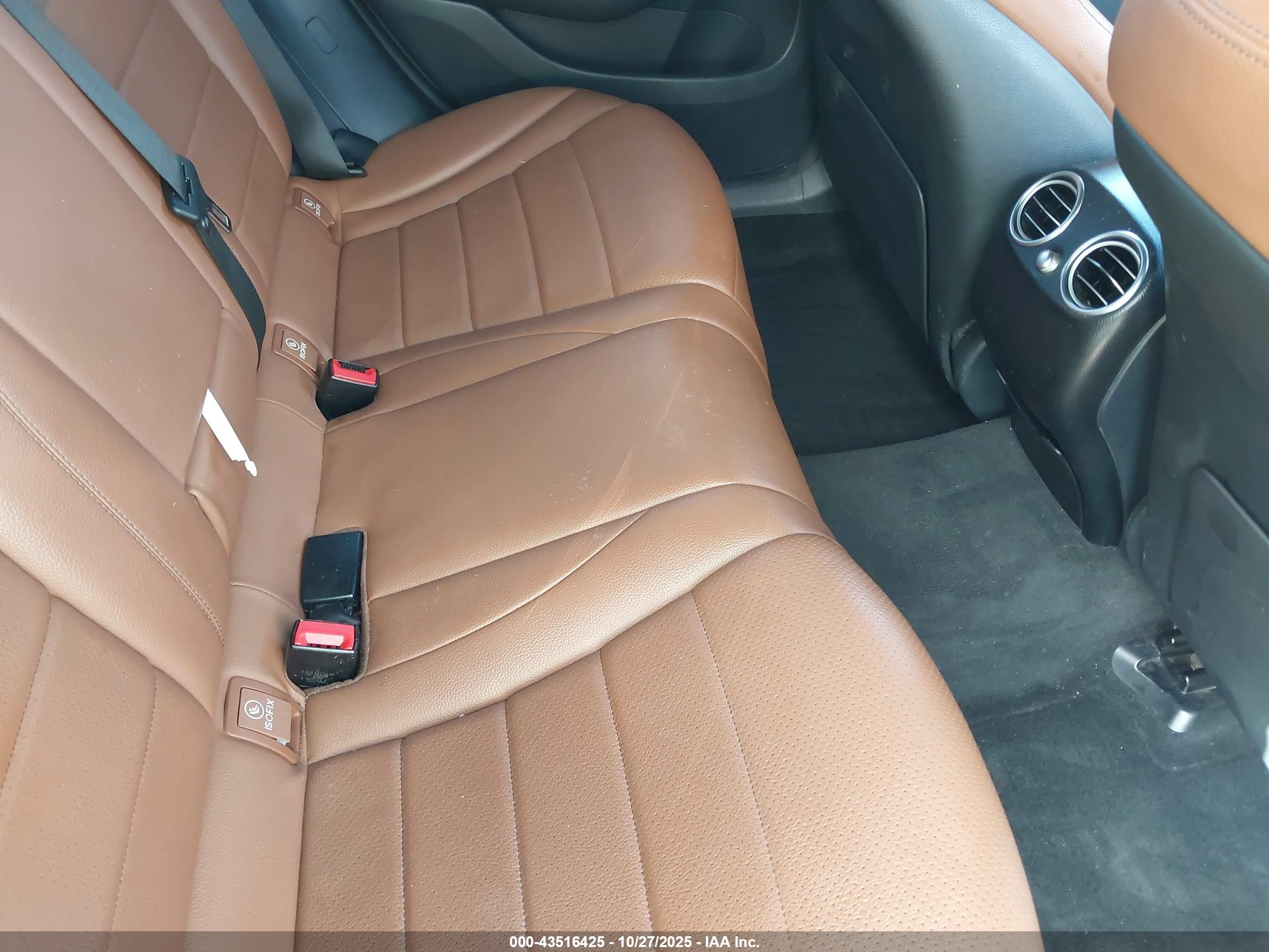 MERCEDES-BENZ GLC image 8