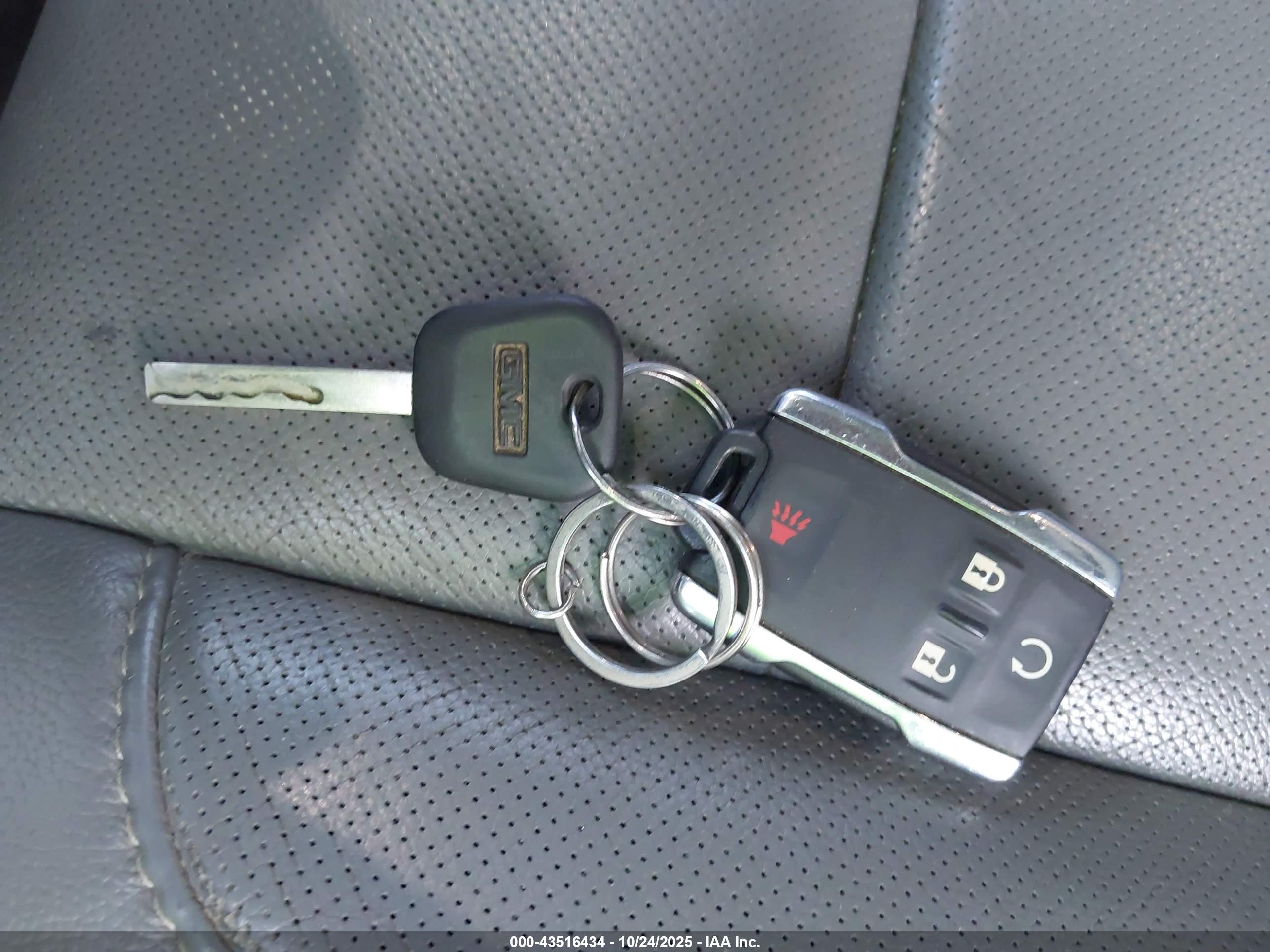 GMC SIERRA image 11