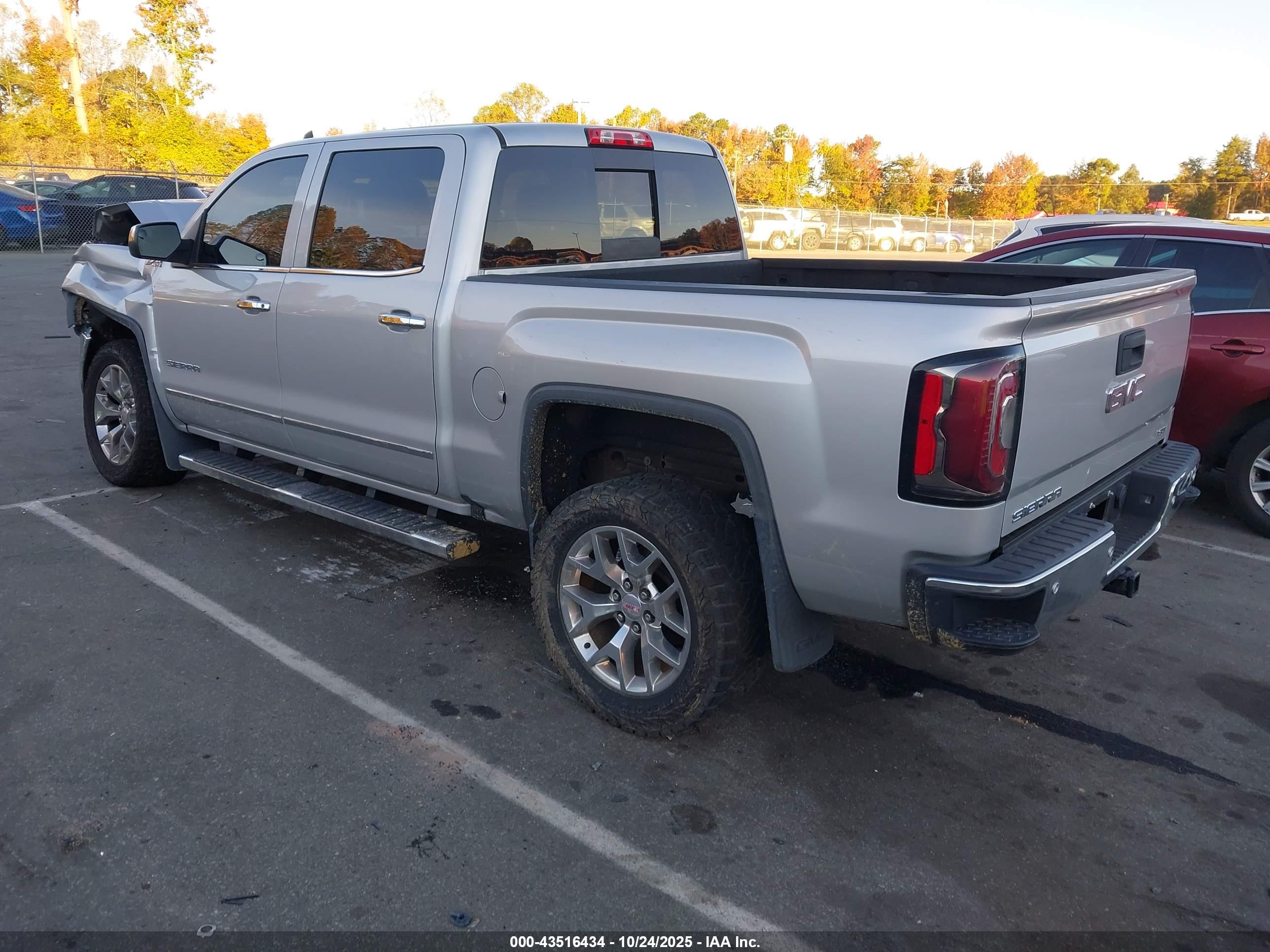GMC SIERRA image 3
