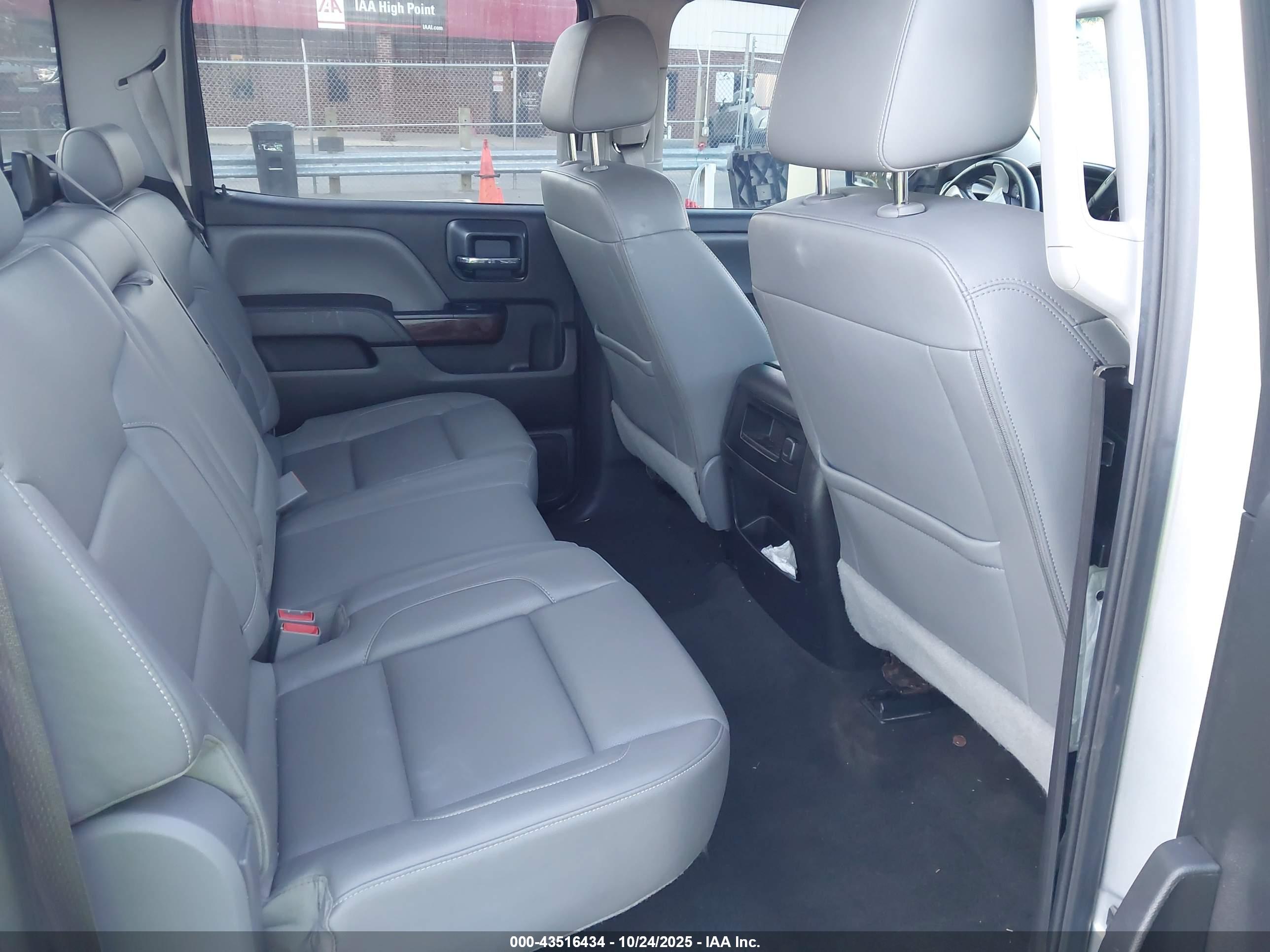 GMC SIERRA image 8