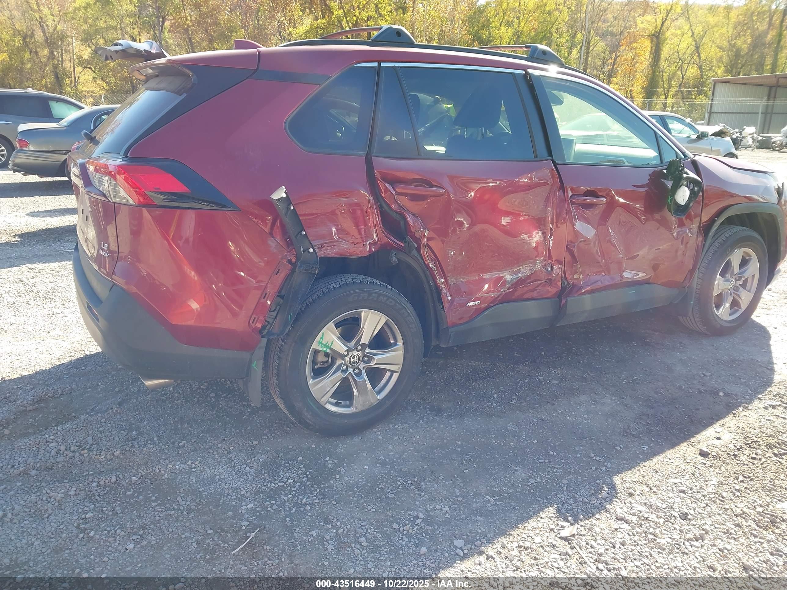 TOYOTA RAV4 image 4