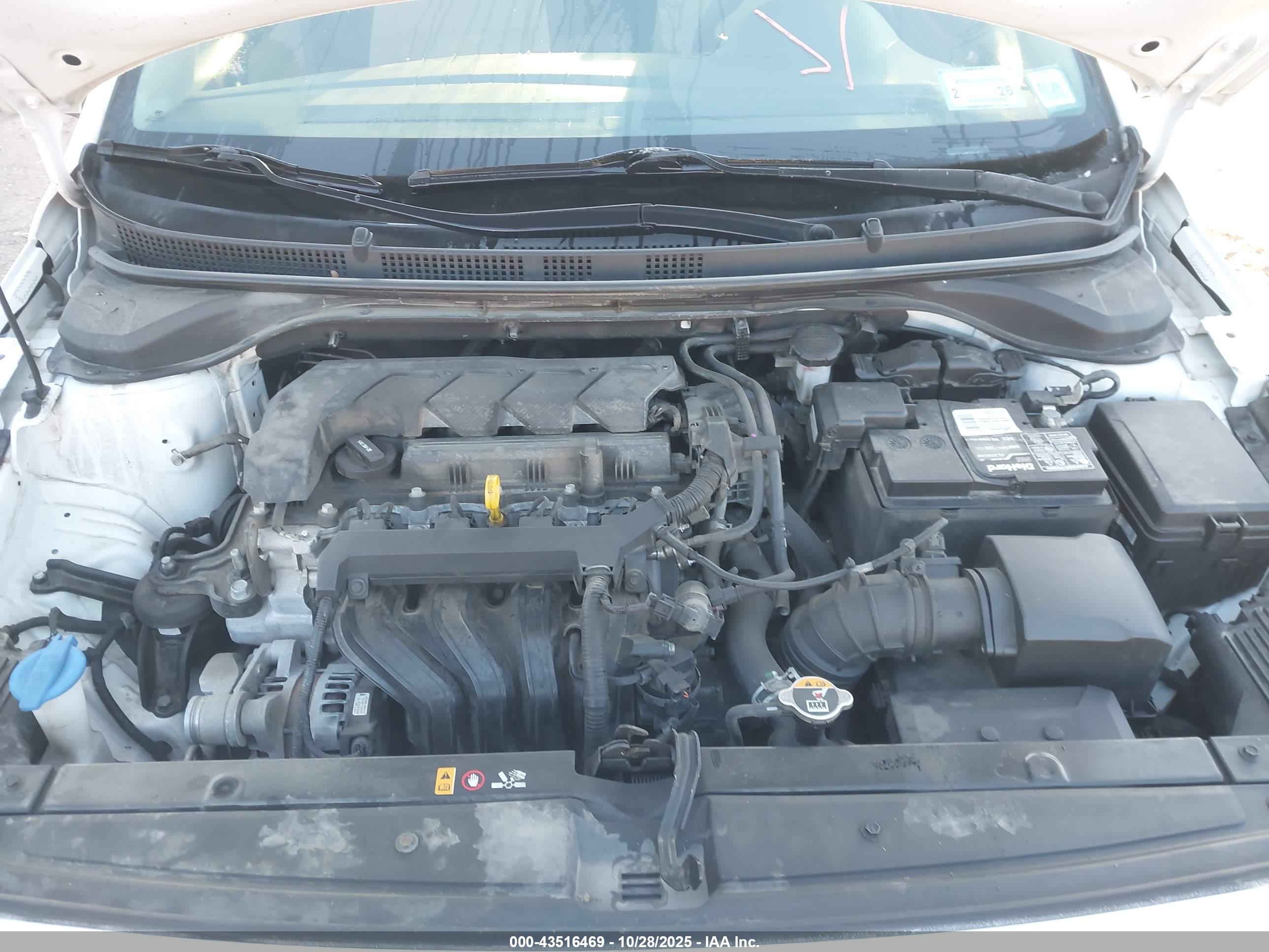 HYUNDAI ACCENT image 10