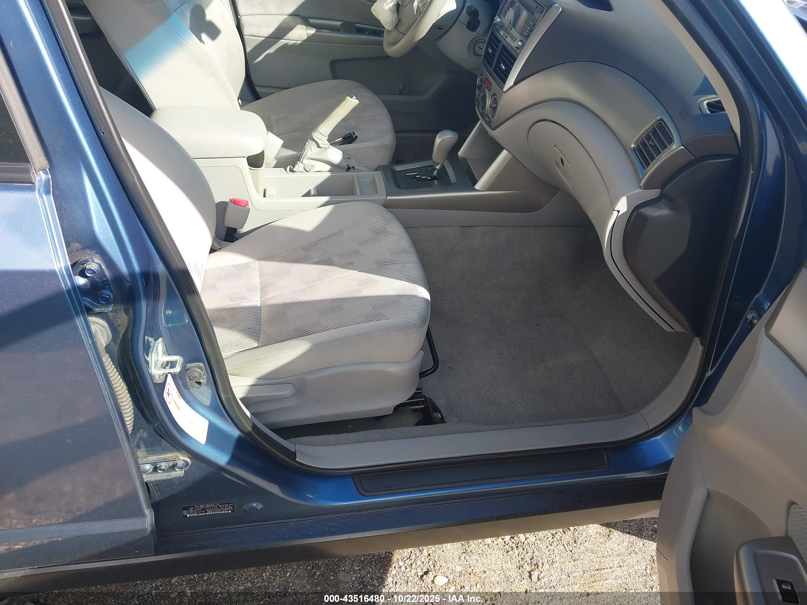 SUBARU FORESTER image 5