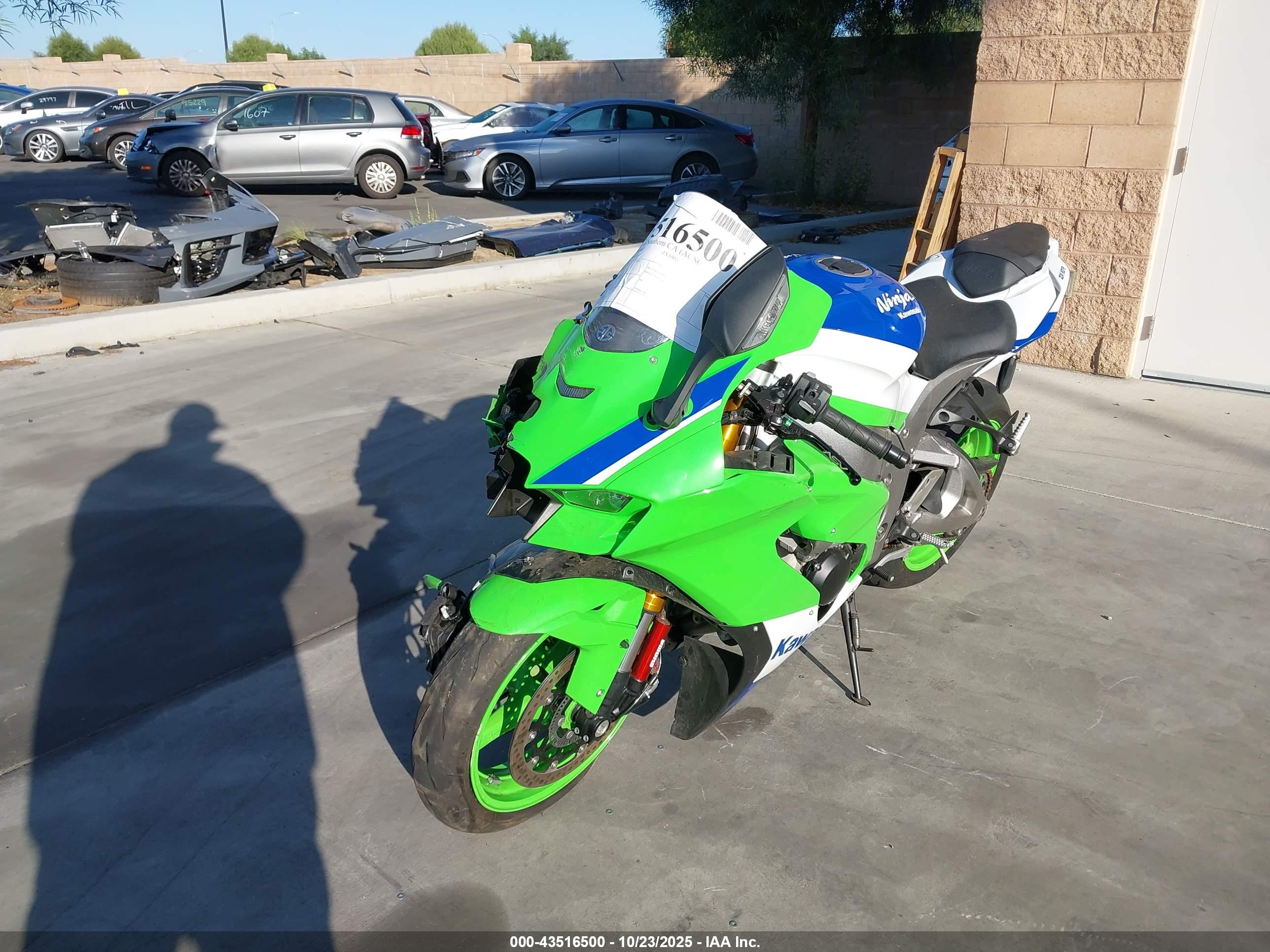 KAWASAKI ZX1002 image 2