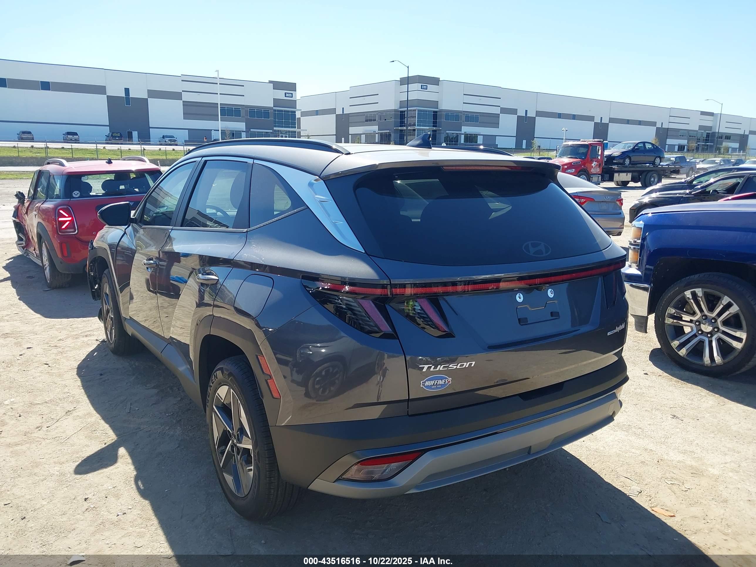 HYUNDAI TUCSON image 3