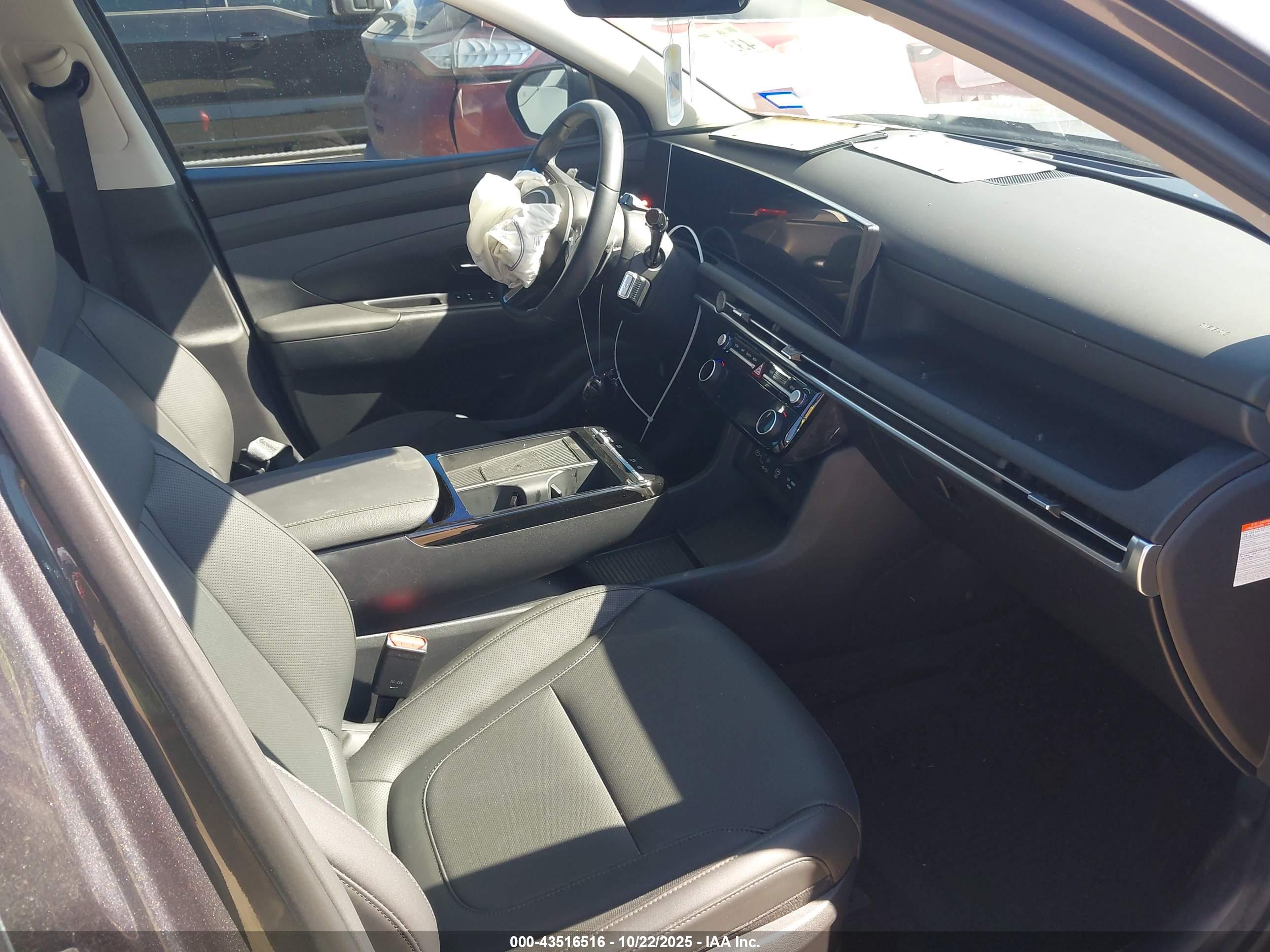 HYUNDAI TUCSON image 5