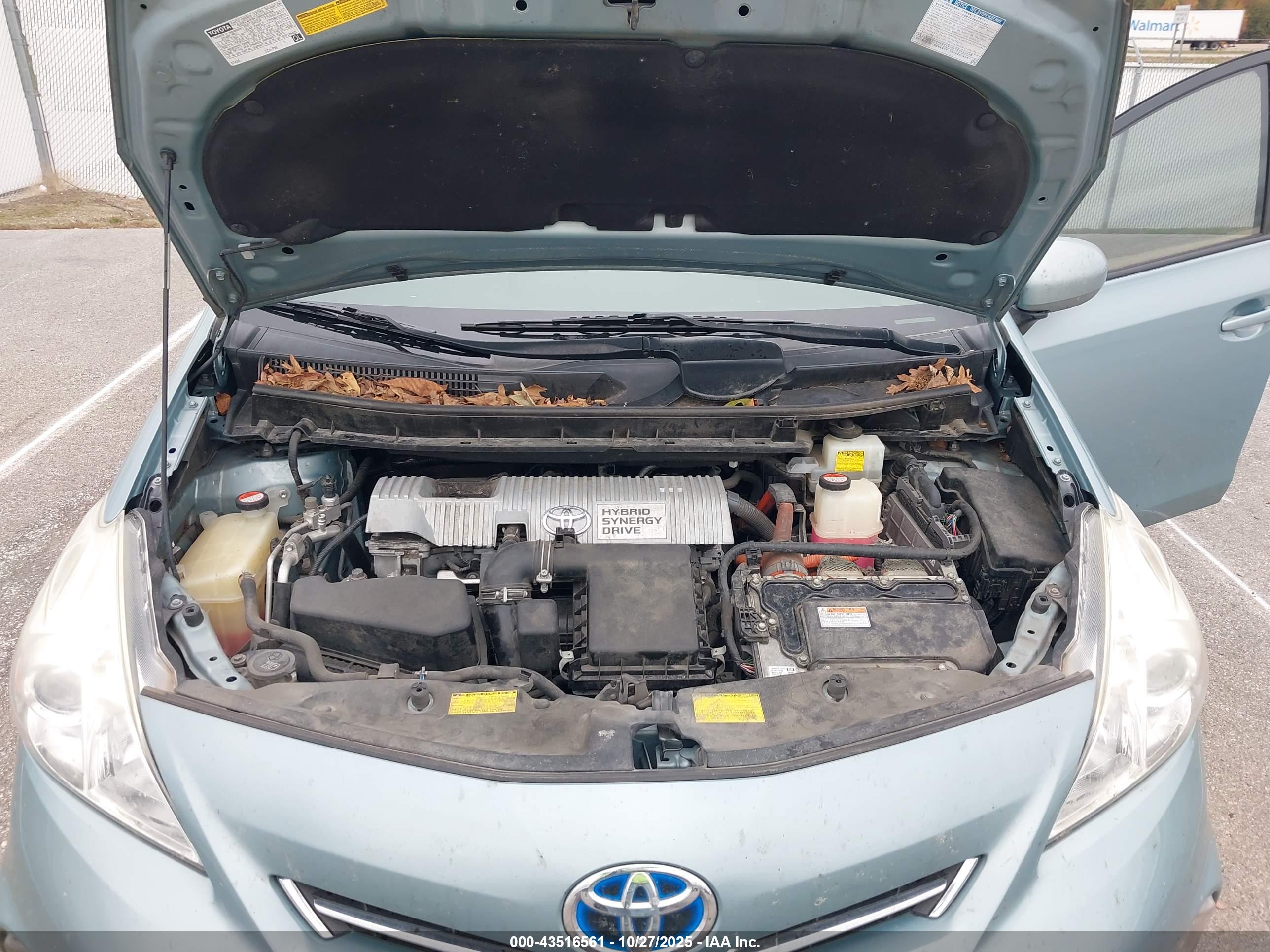 TOYOTA PRIUS image 10