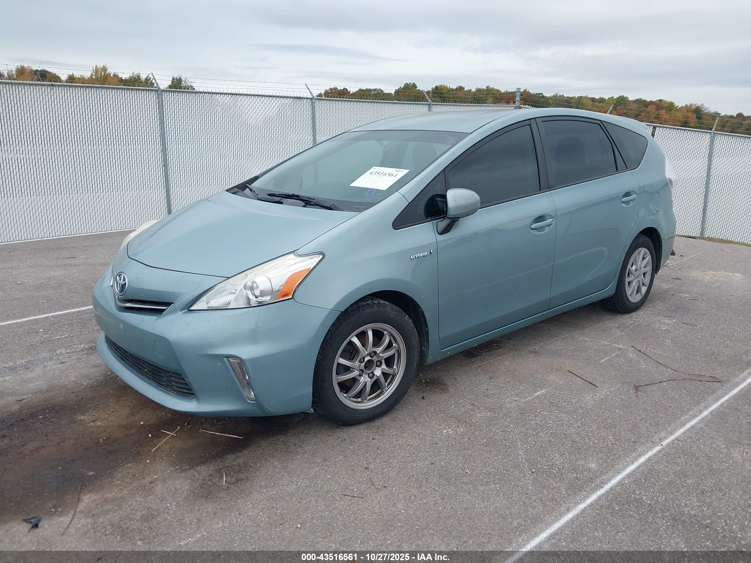 TOYOTA PRIUS image 2