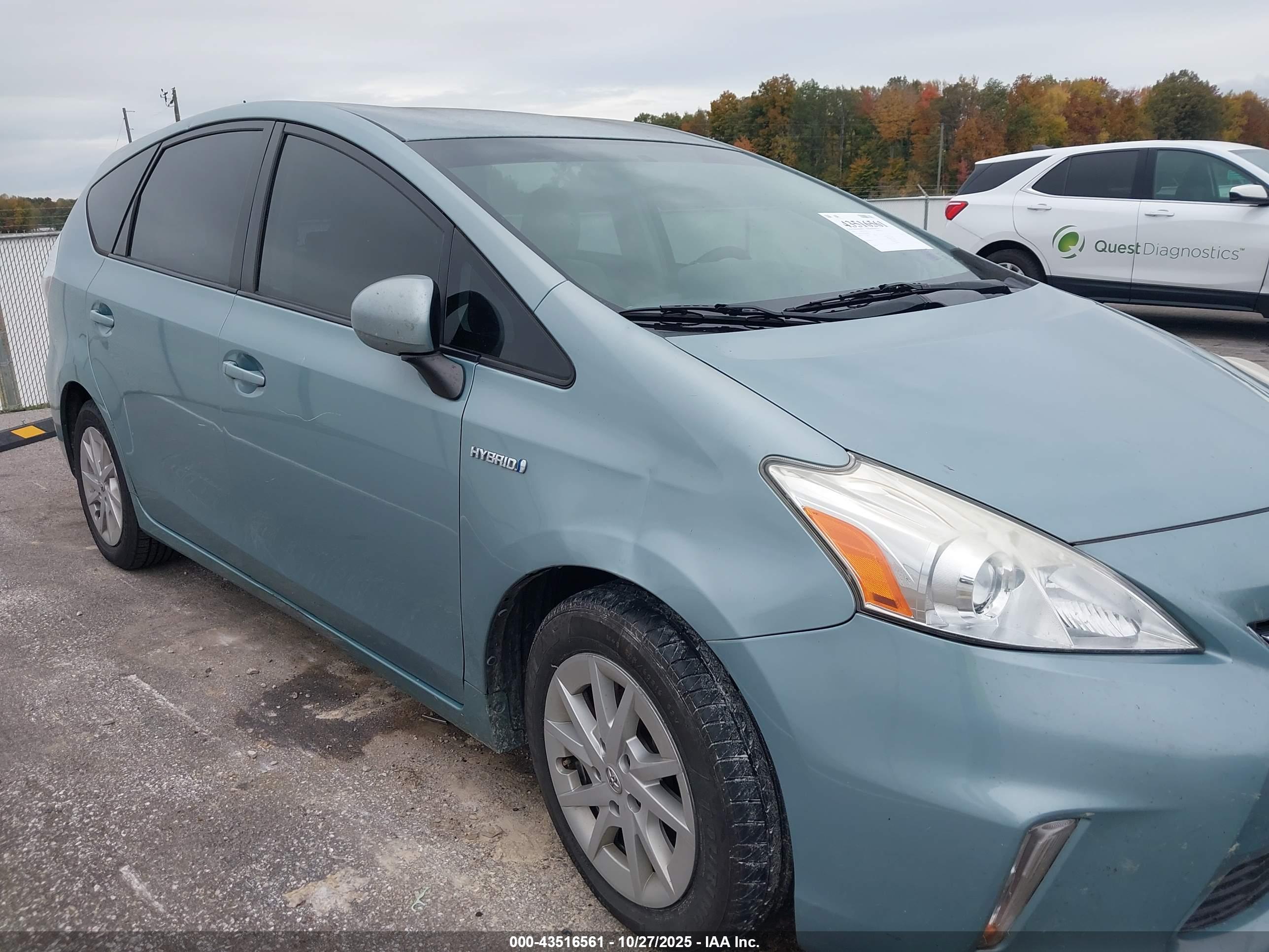 TOYOTA PRIUS image 6