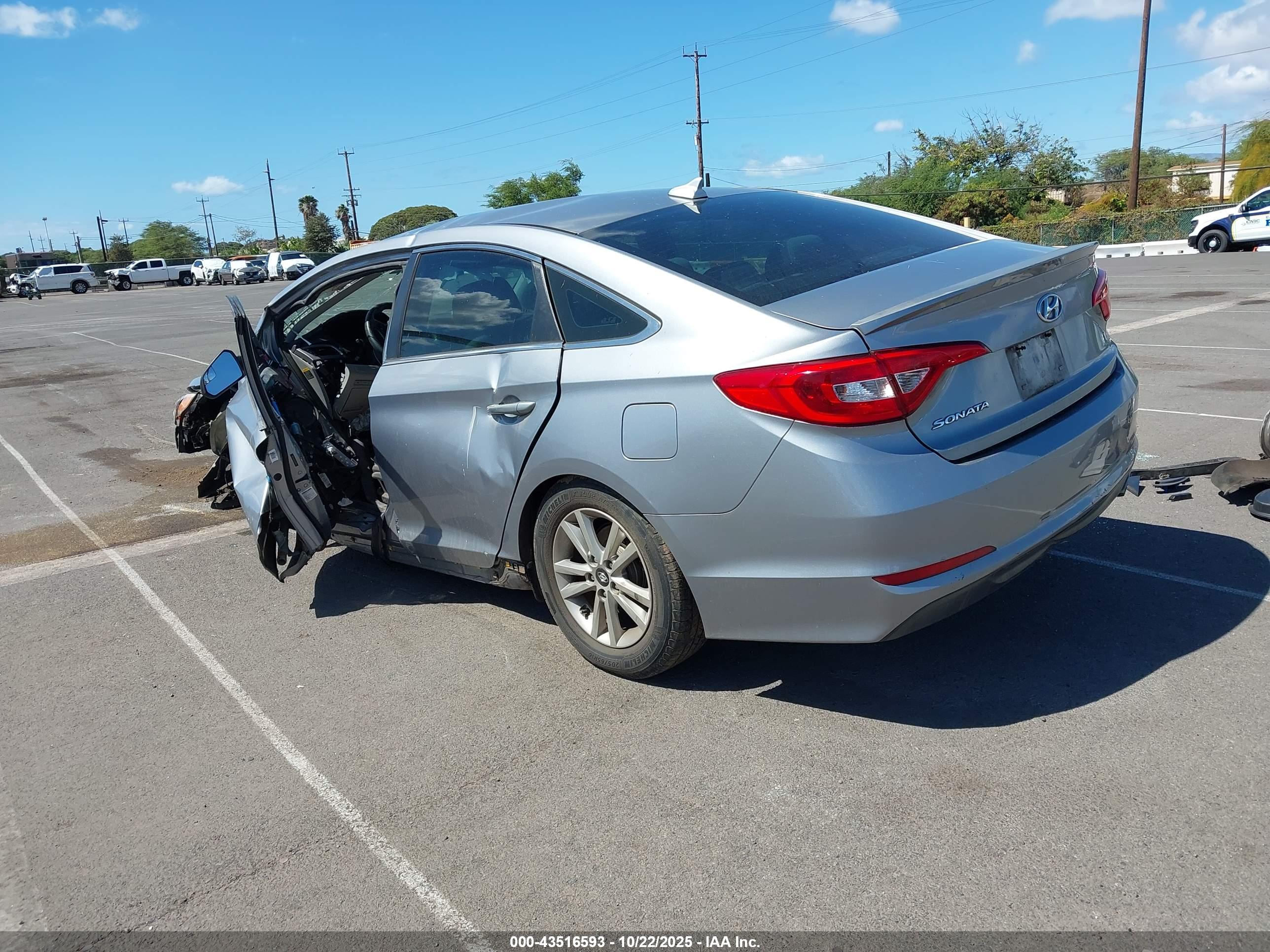 HYUNDAI SONATA image 3