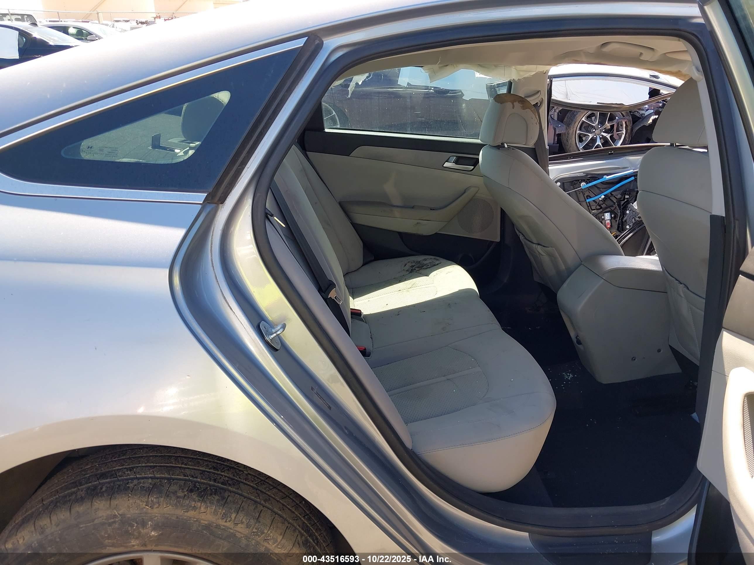 HYUNDAI SONATA image 8