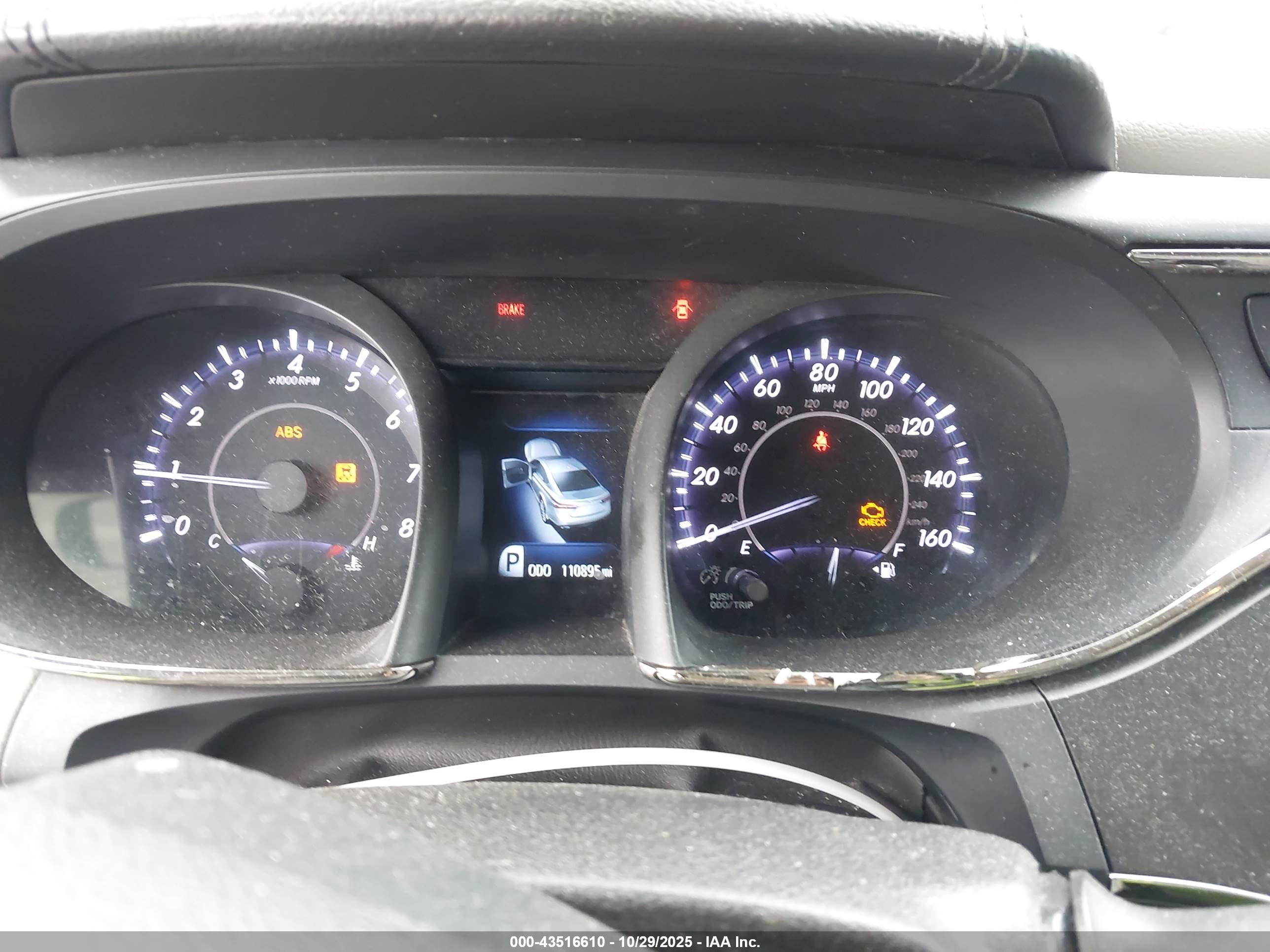 TOYOTA AVALON image 7