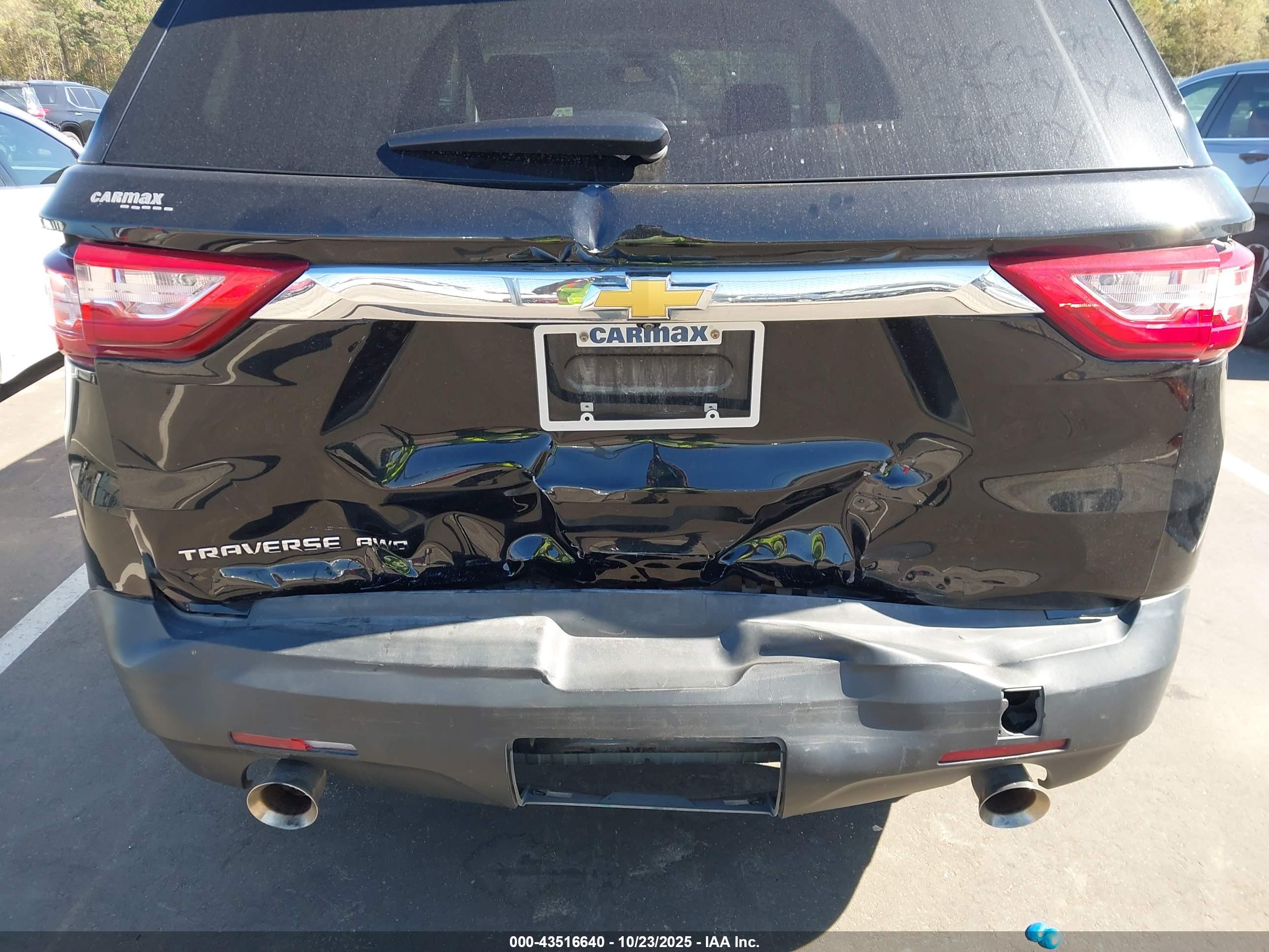 CHEVROLET TRAVERSE image 6