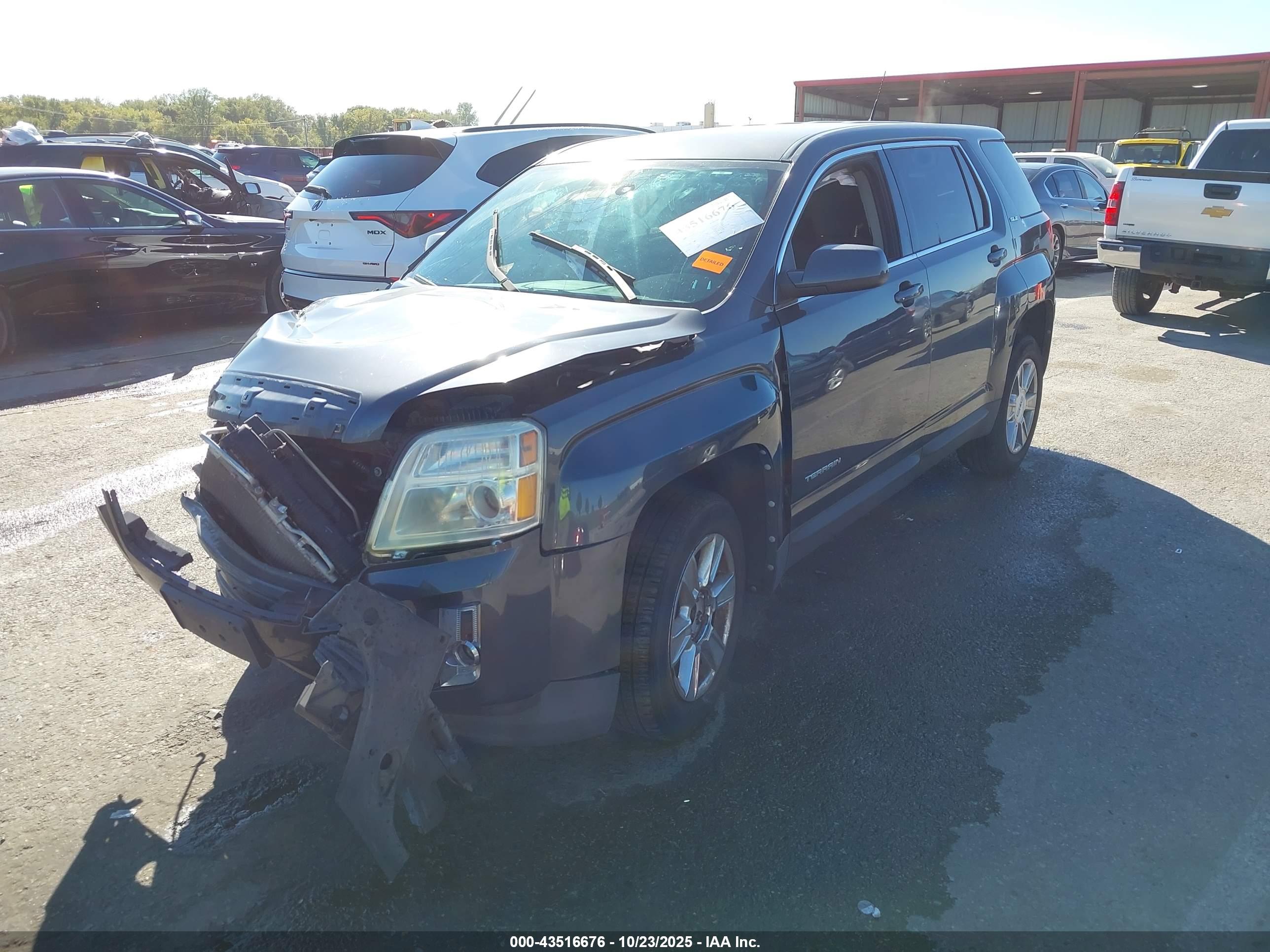 GMC TERRAIN image 2