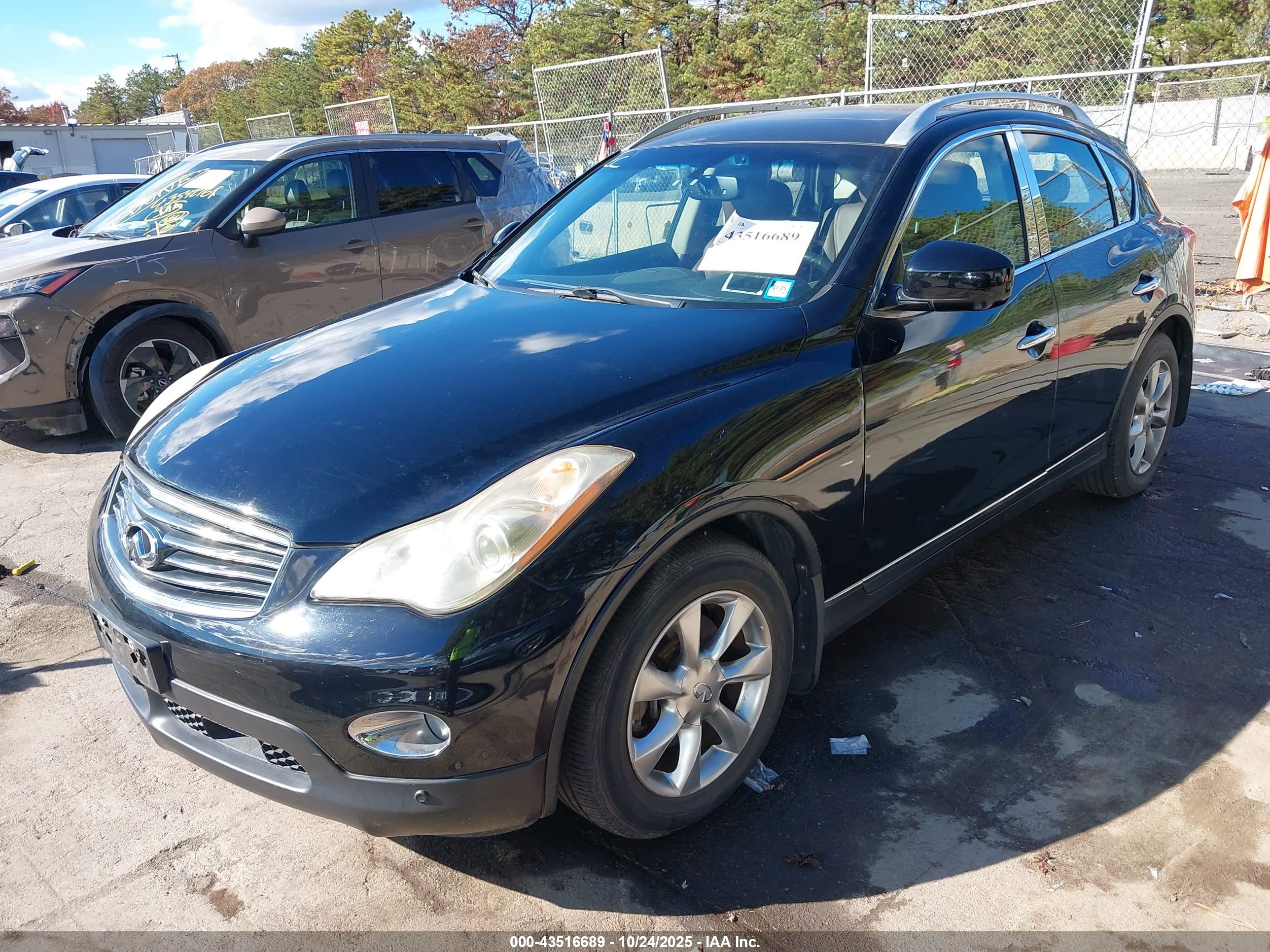 INFINITI EX35 image 2