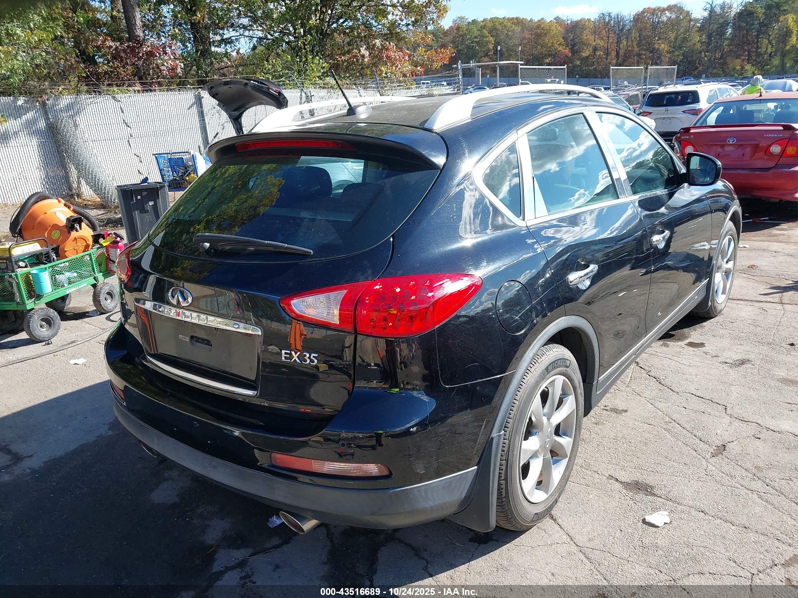 INFINITI EX35 image 4