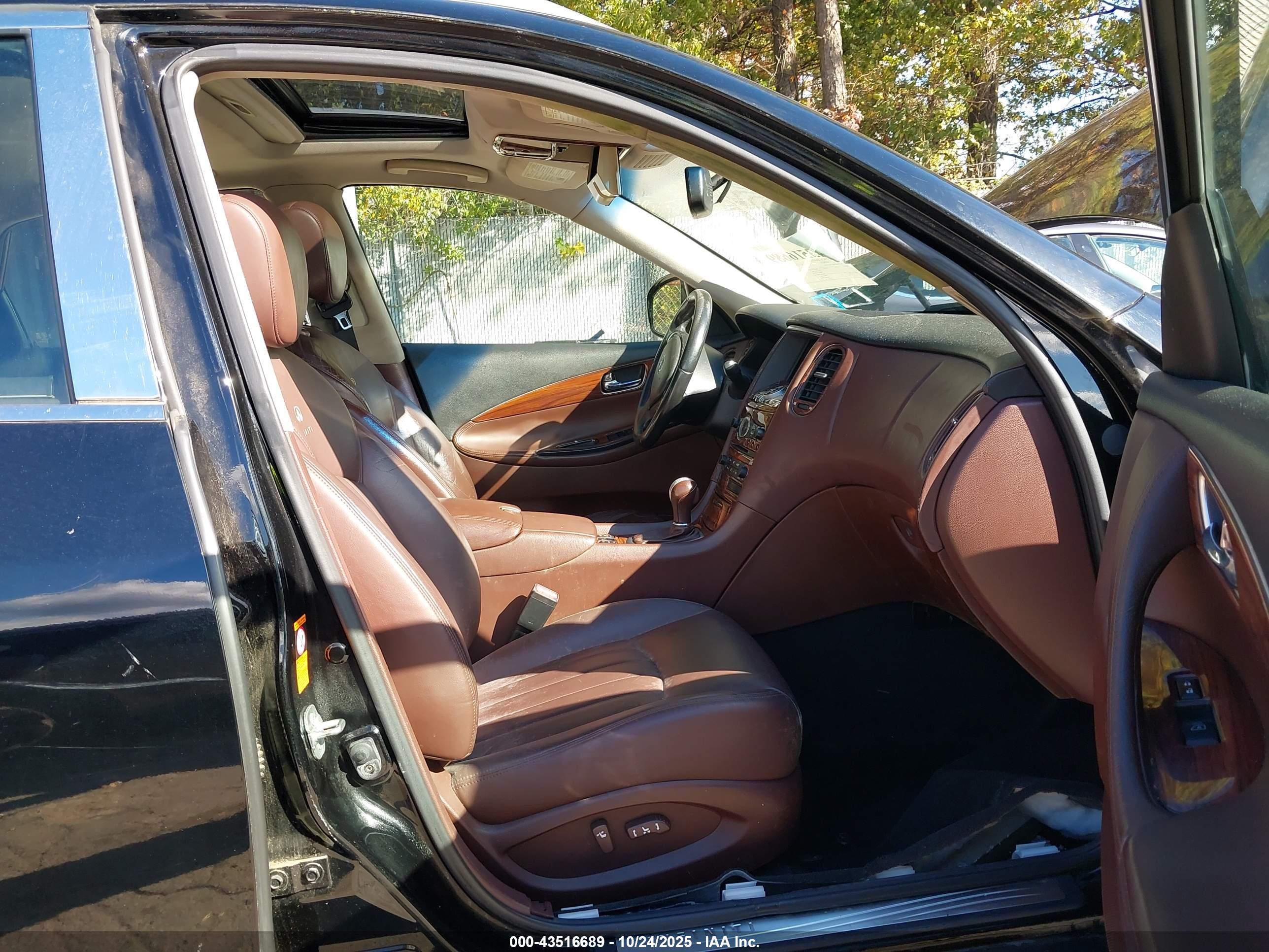INFINITI EX35 image 5