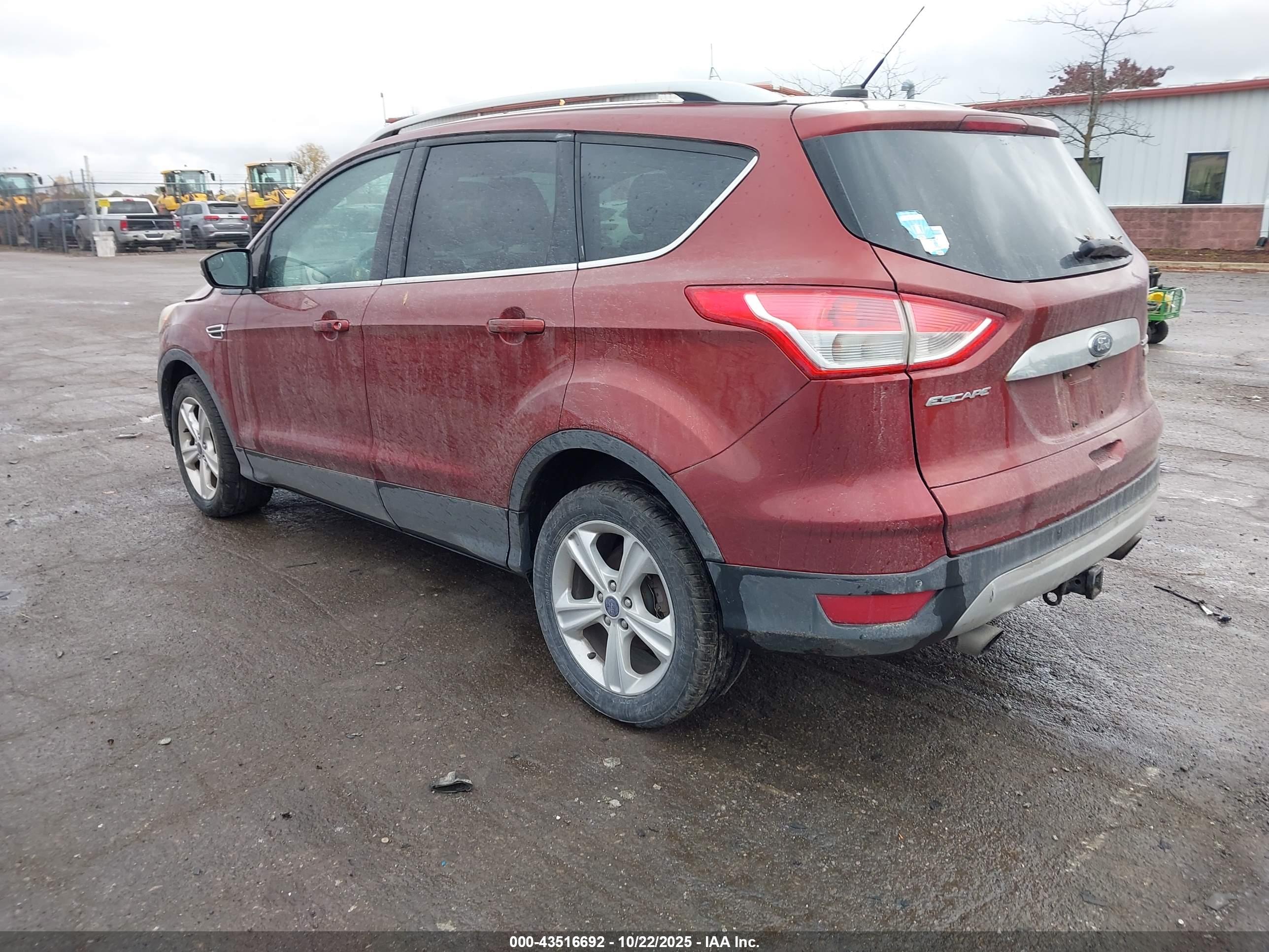 FORD ESCAPE image 3