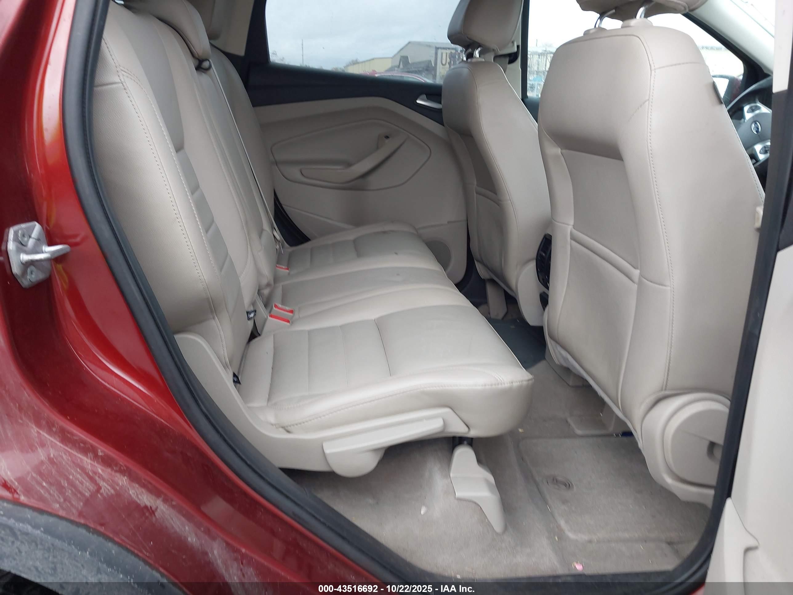 FORD ESCAPE image 8