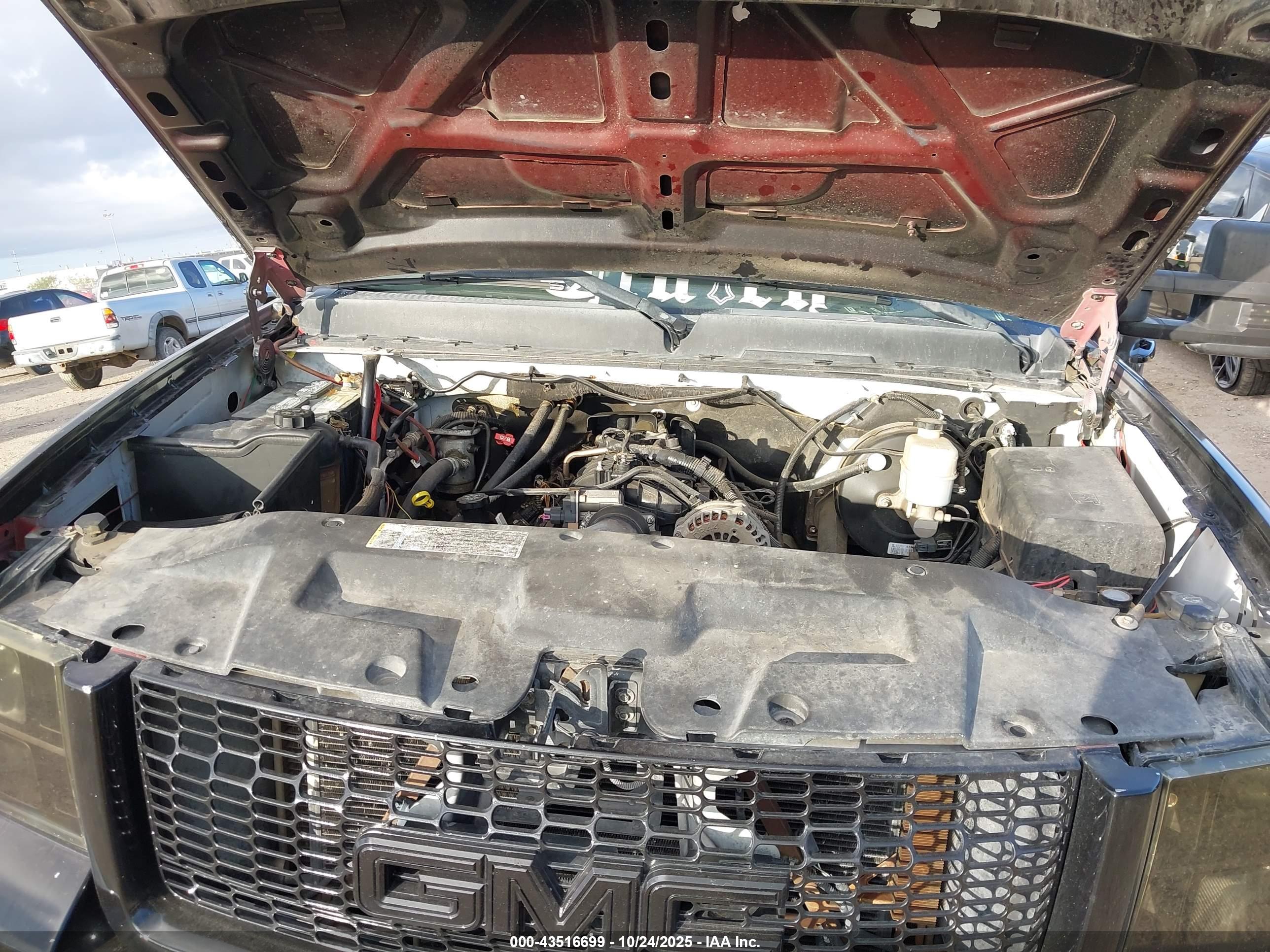 GMC SIERRA image 10