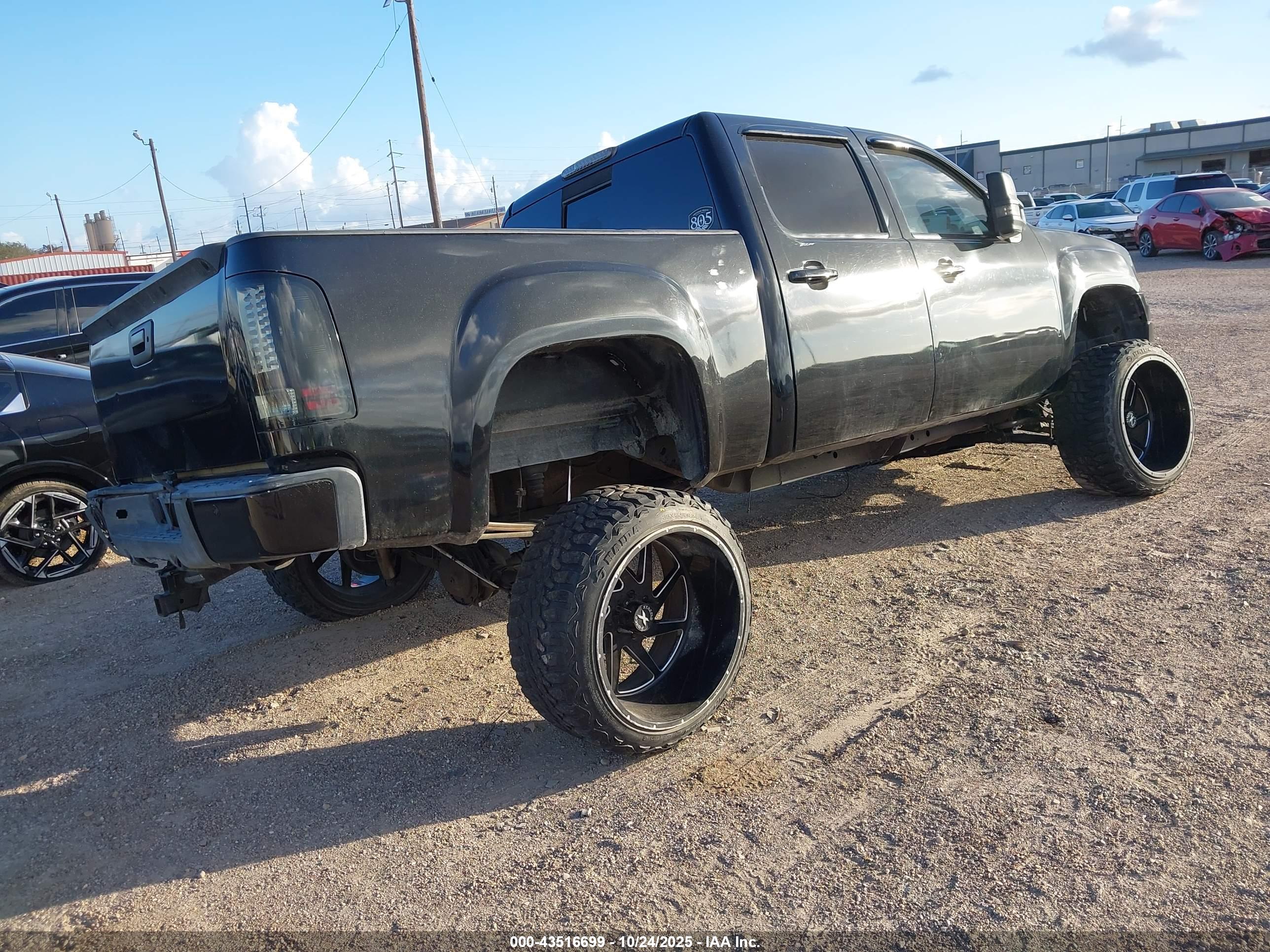 GMC SIERRA image 4