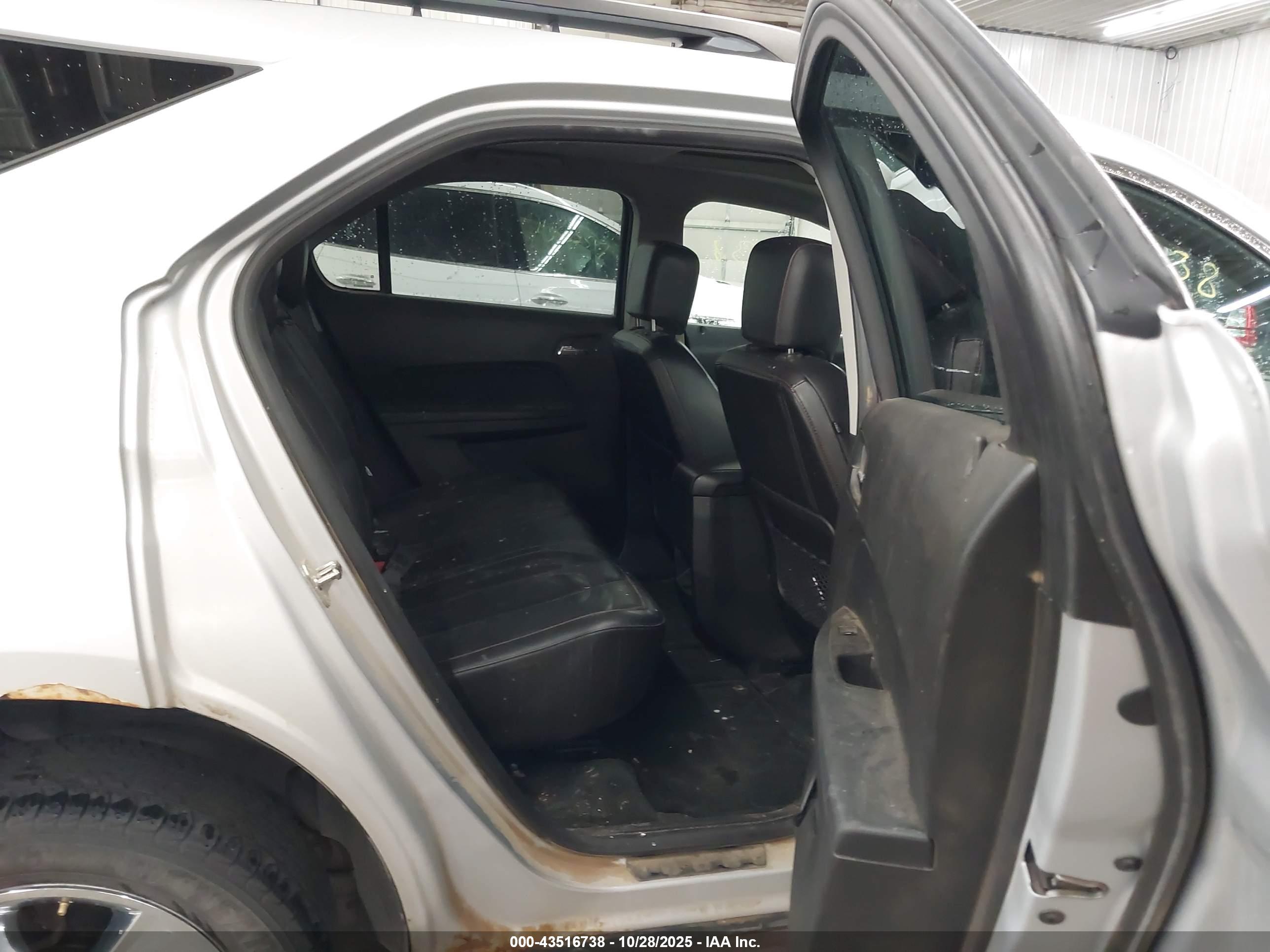 CHEVROLET EQUINOX image 8