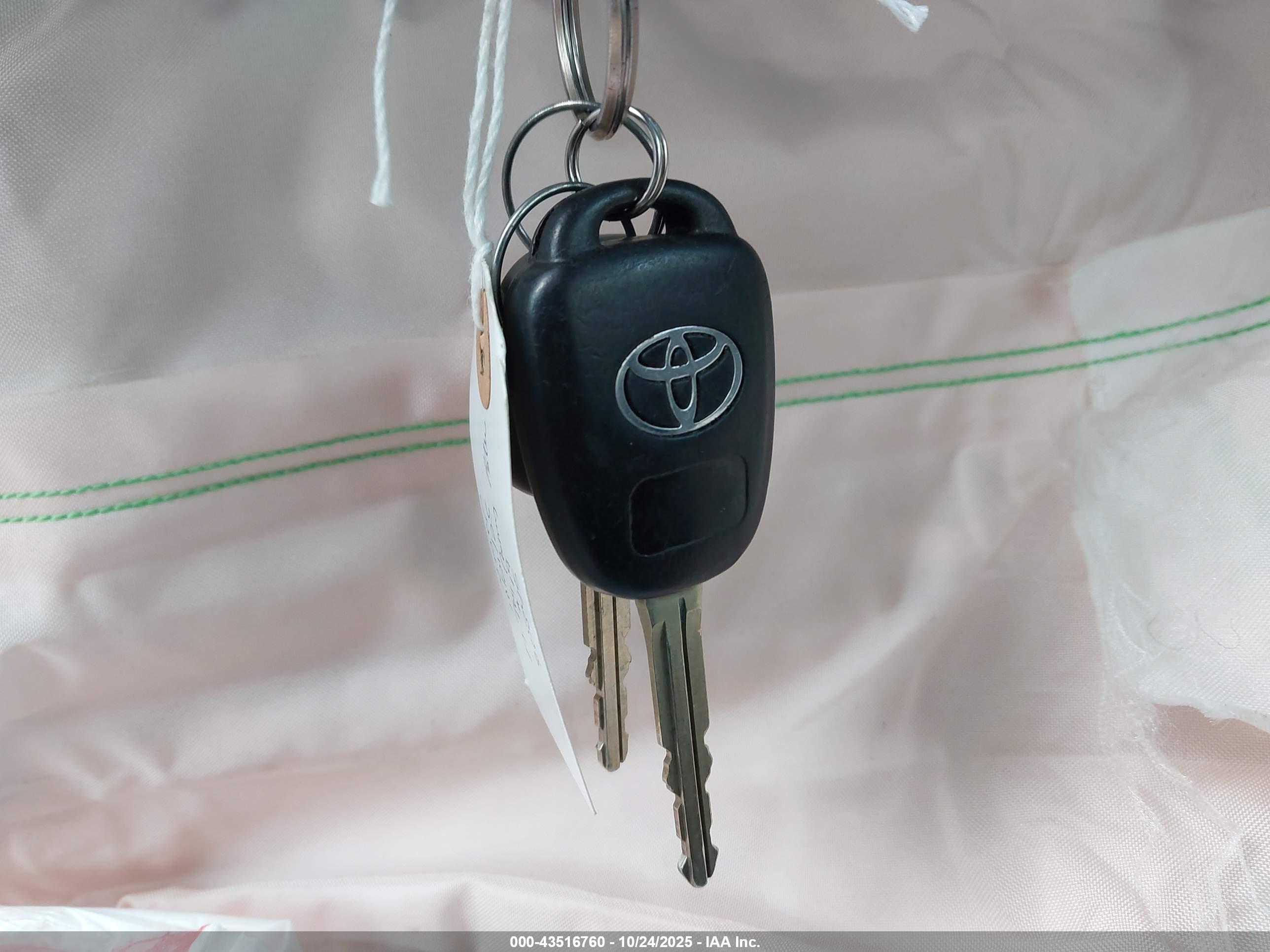 TOYOTA CAMRY image 11