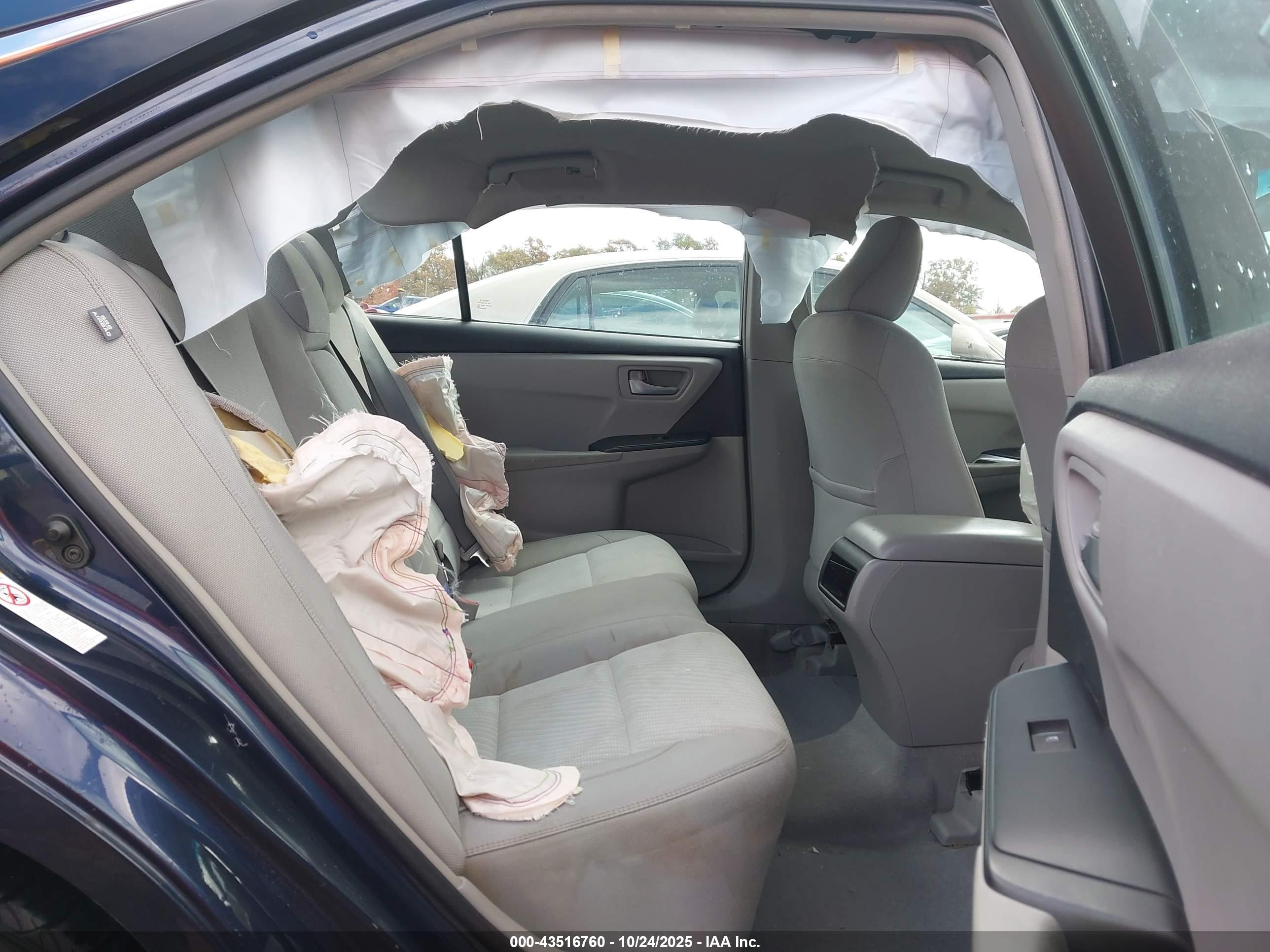 TOYOTA CAMRY image 8