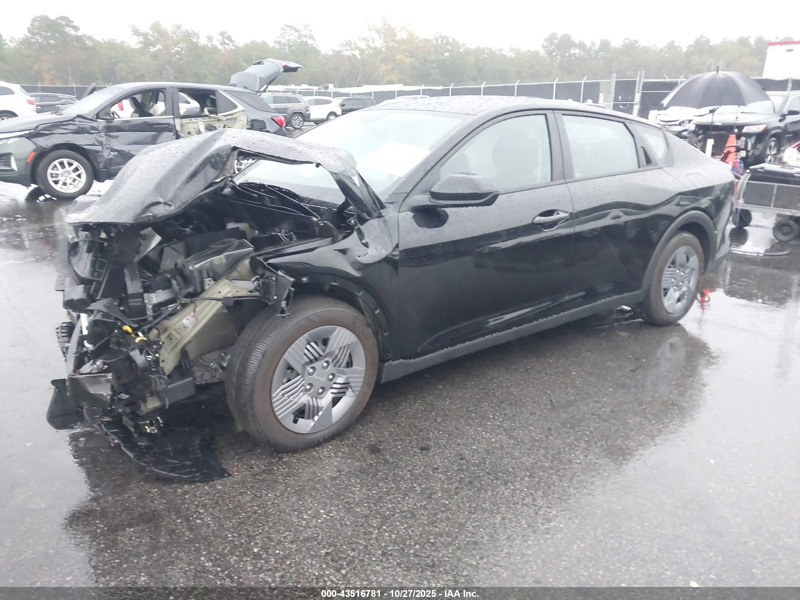 KIA K4 image 2