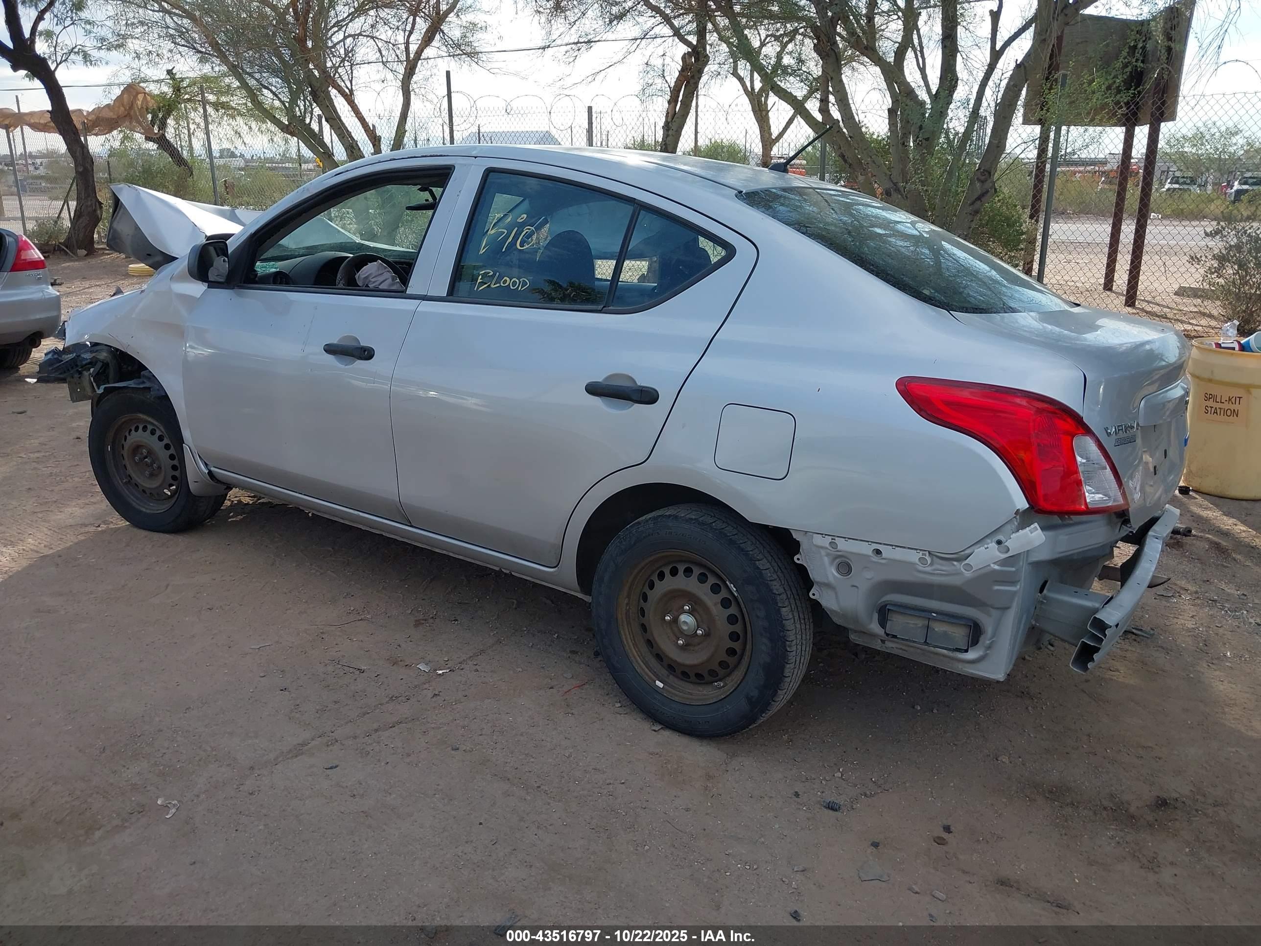 NISSAN VERSA image 3