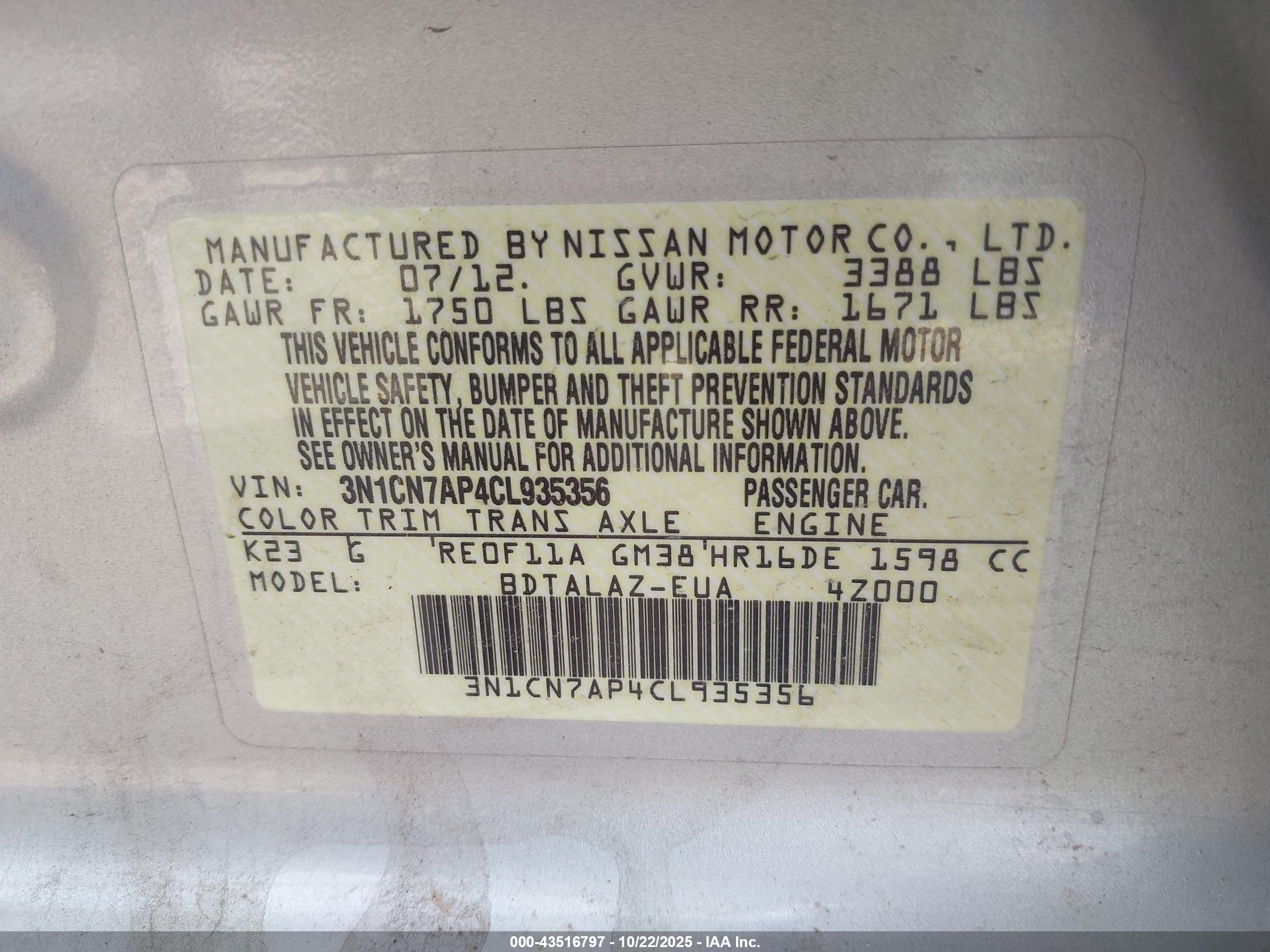 NISSAN VERSA image 9