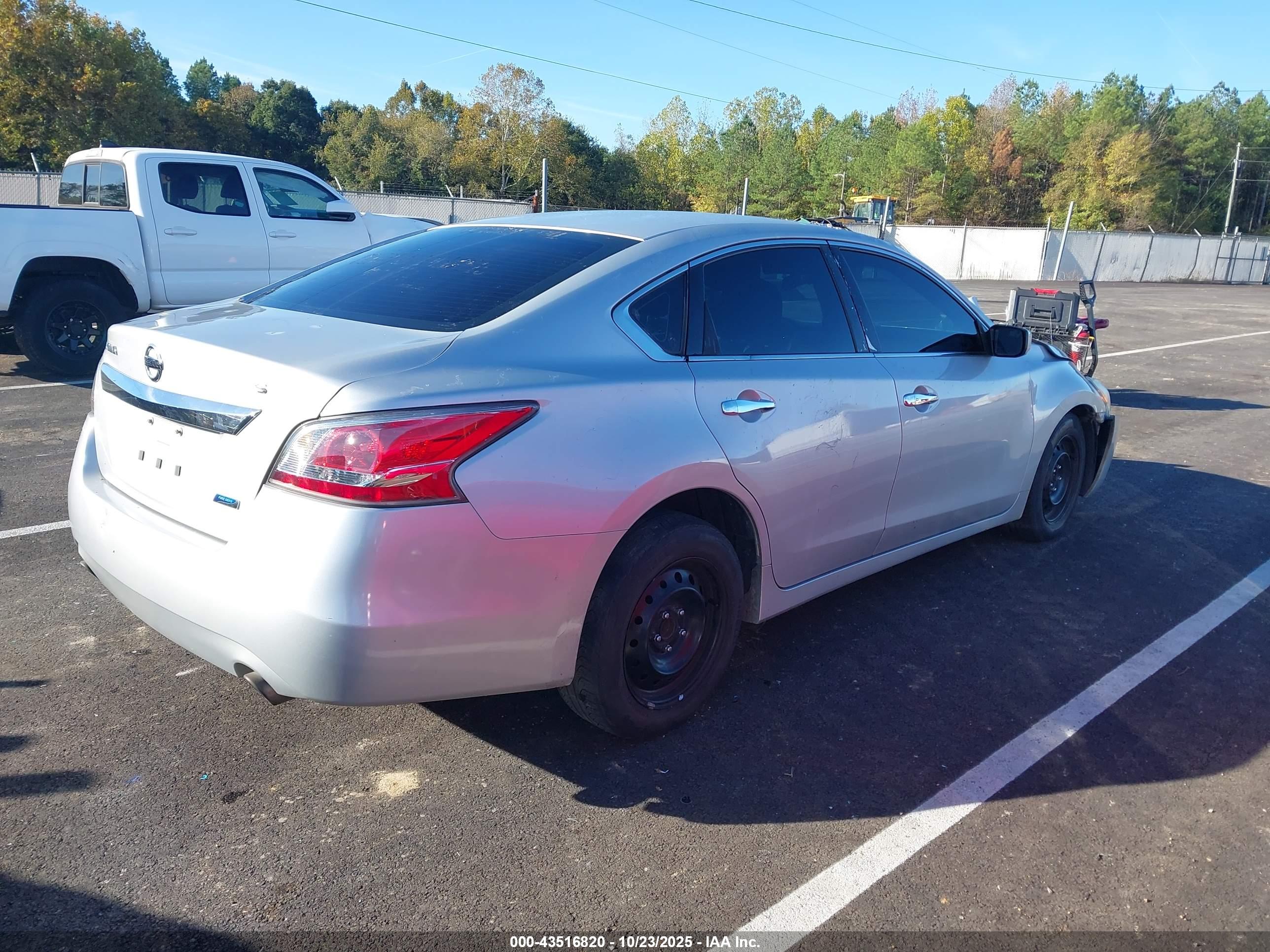 NISSAN ALTIMA image 4