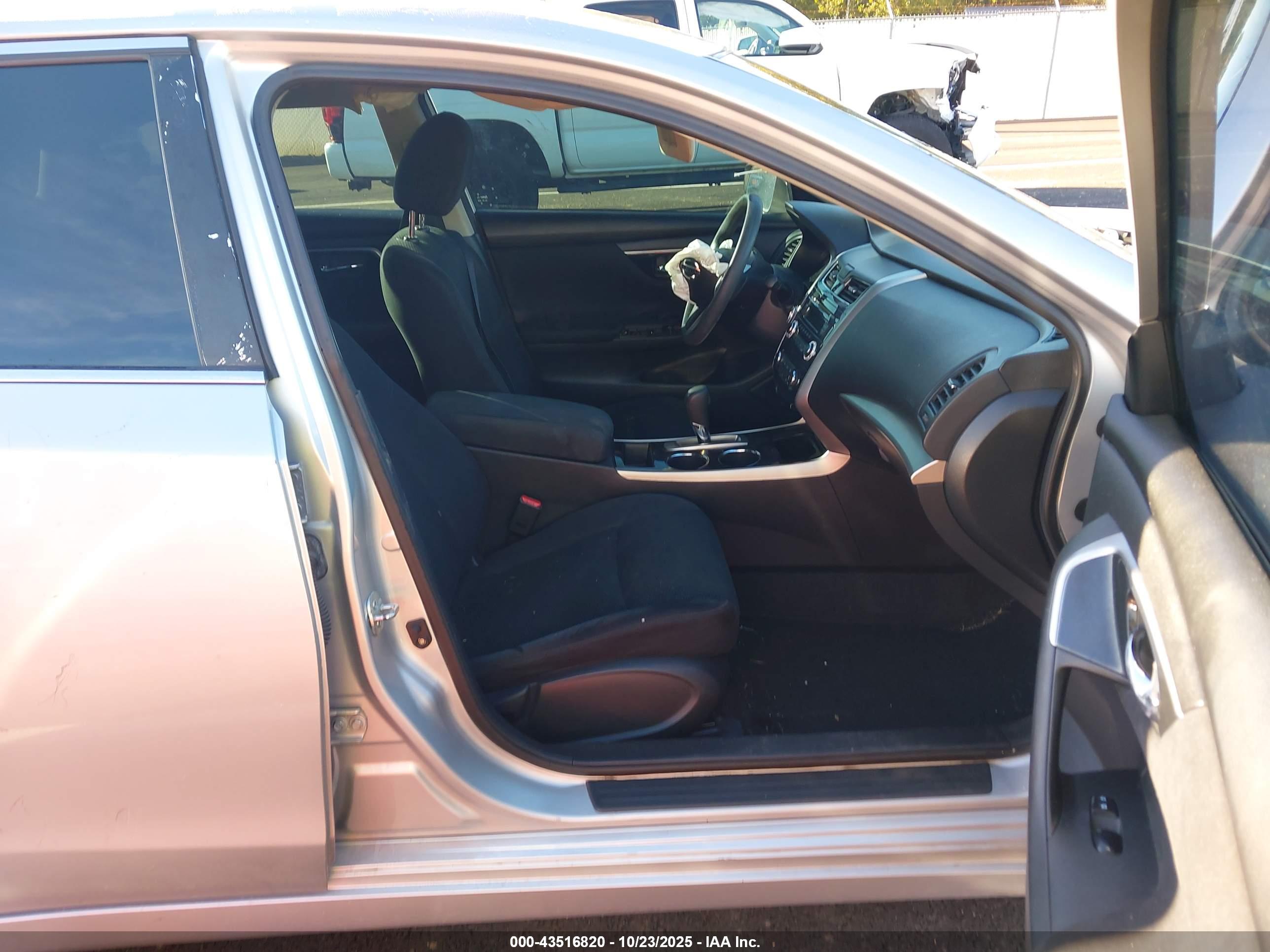 NISSAN ALTIMA image 5