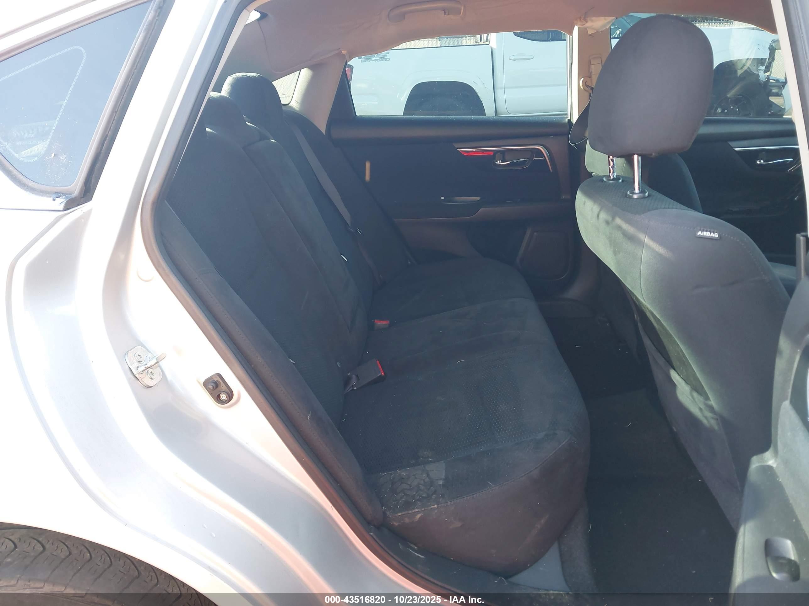 NISSAN ALTIMA image 8