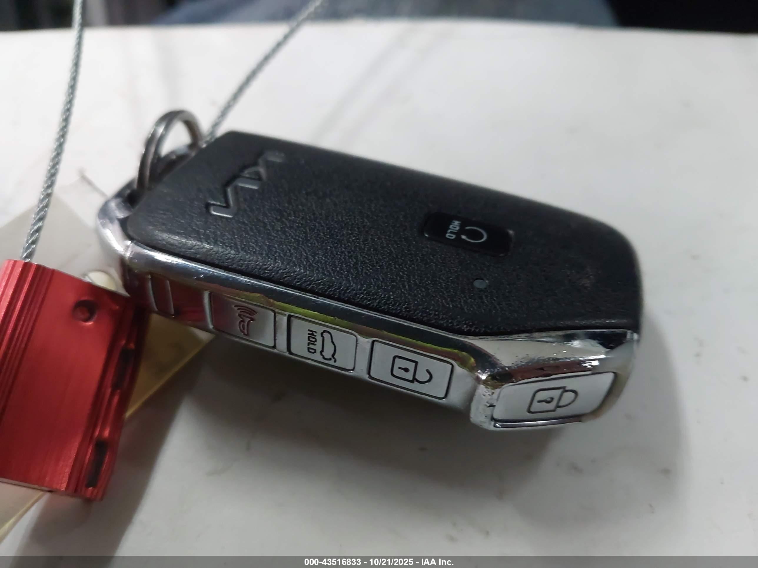 KIA K5 image 11