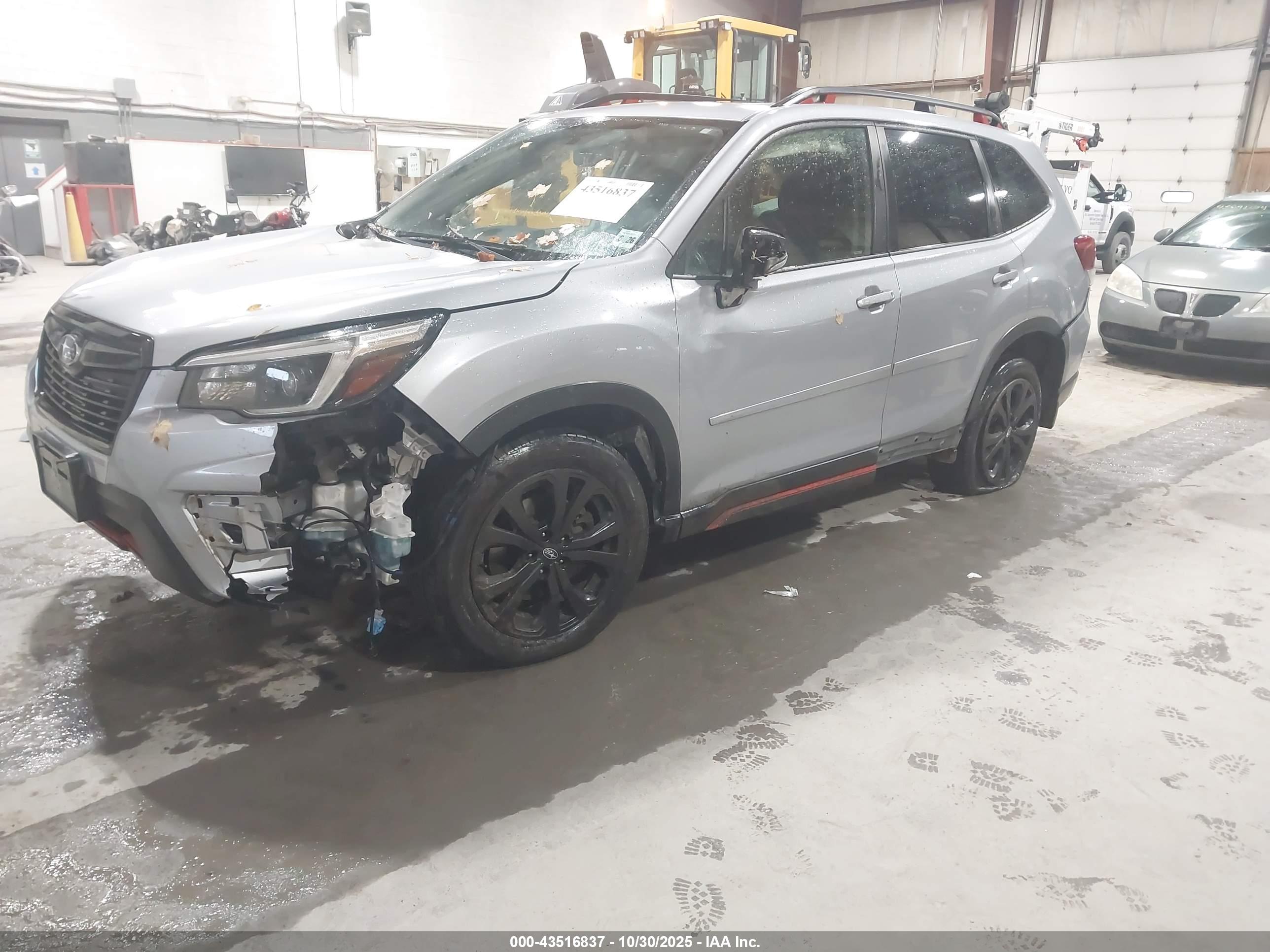 SUBARU FORESTER image 2