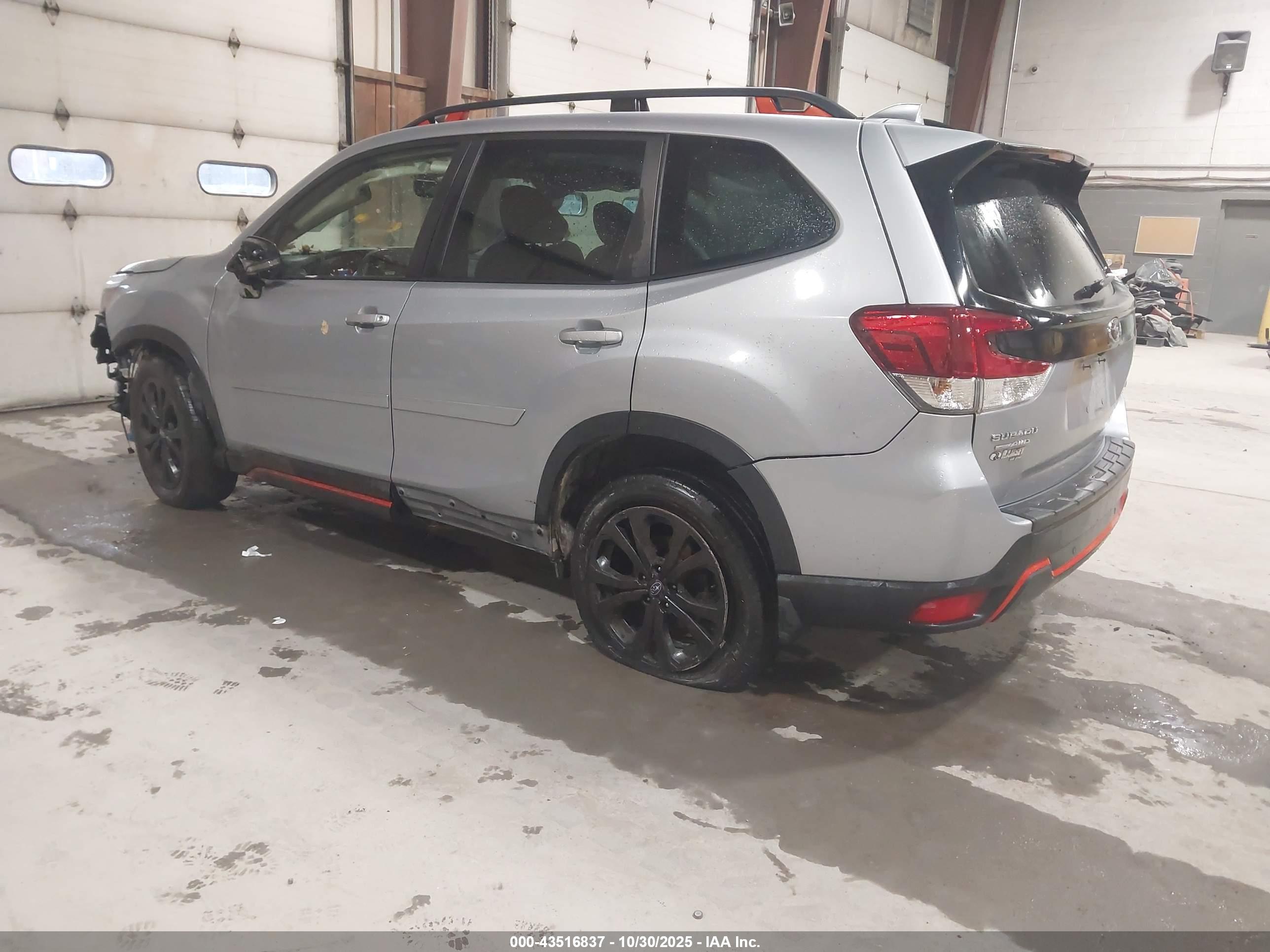 SUBARU FORESTER image 3