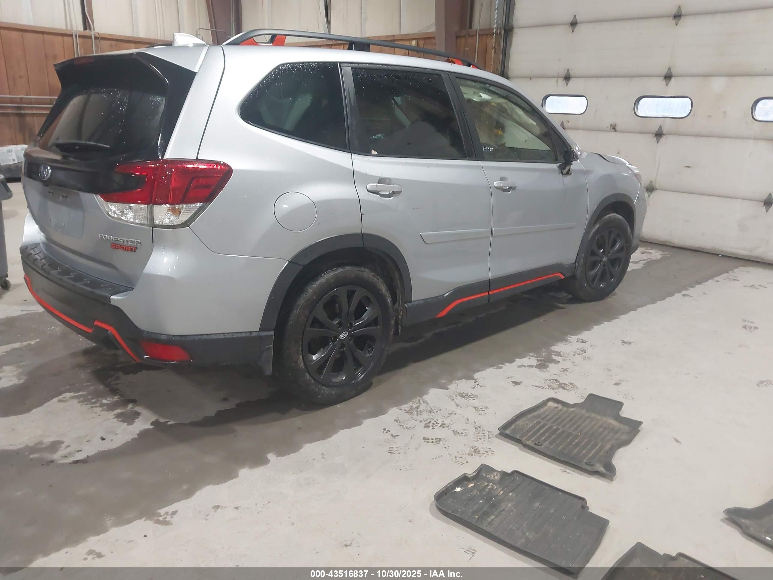 SUBARU FORESTER image 4
