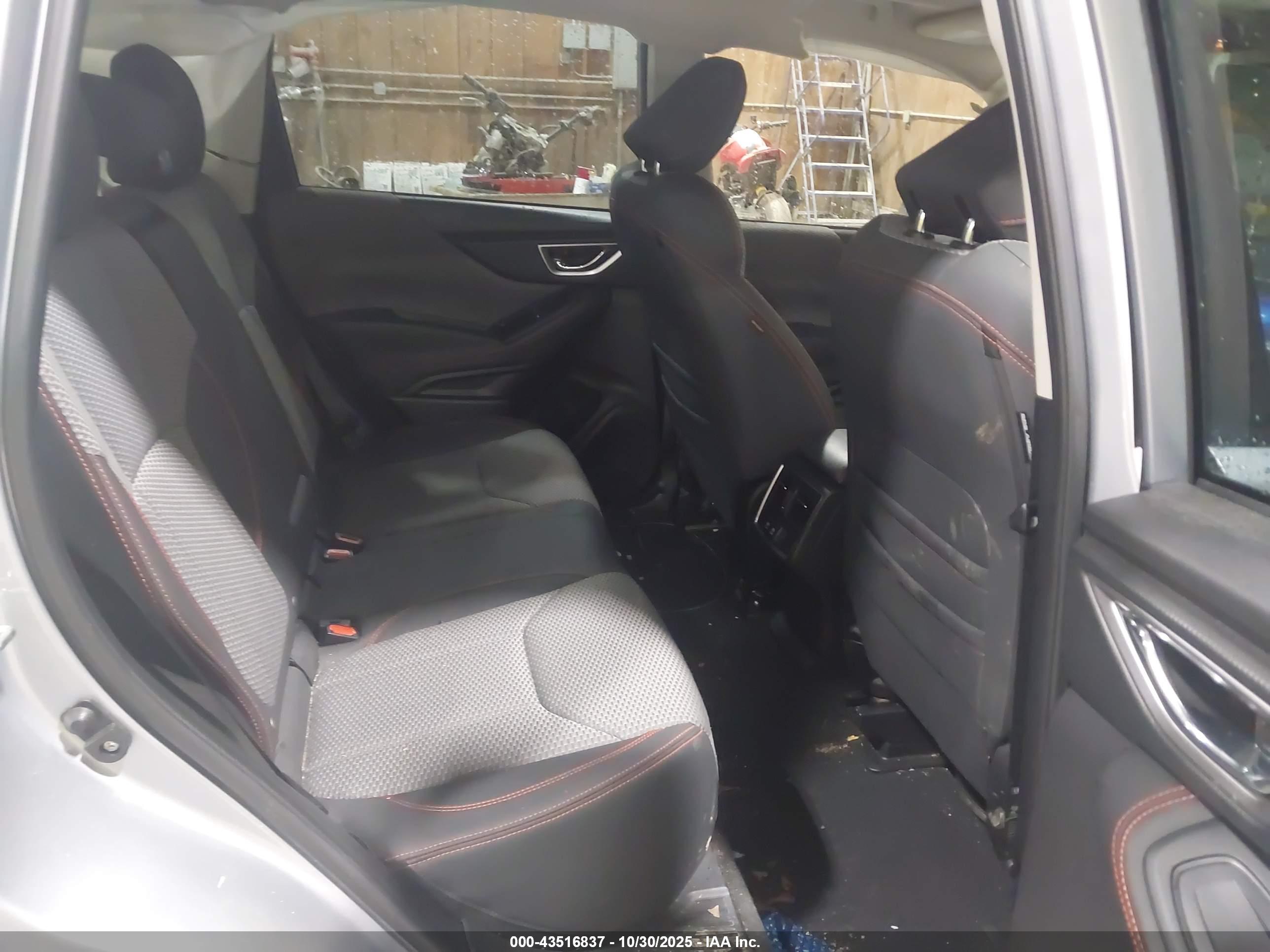 SUBARU FORESTER image 8
