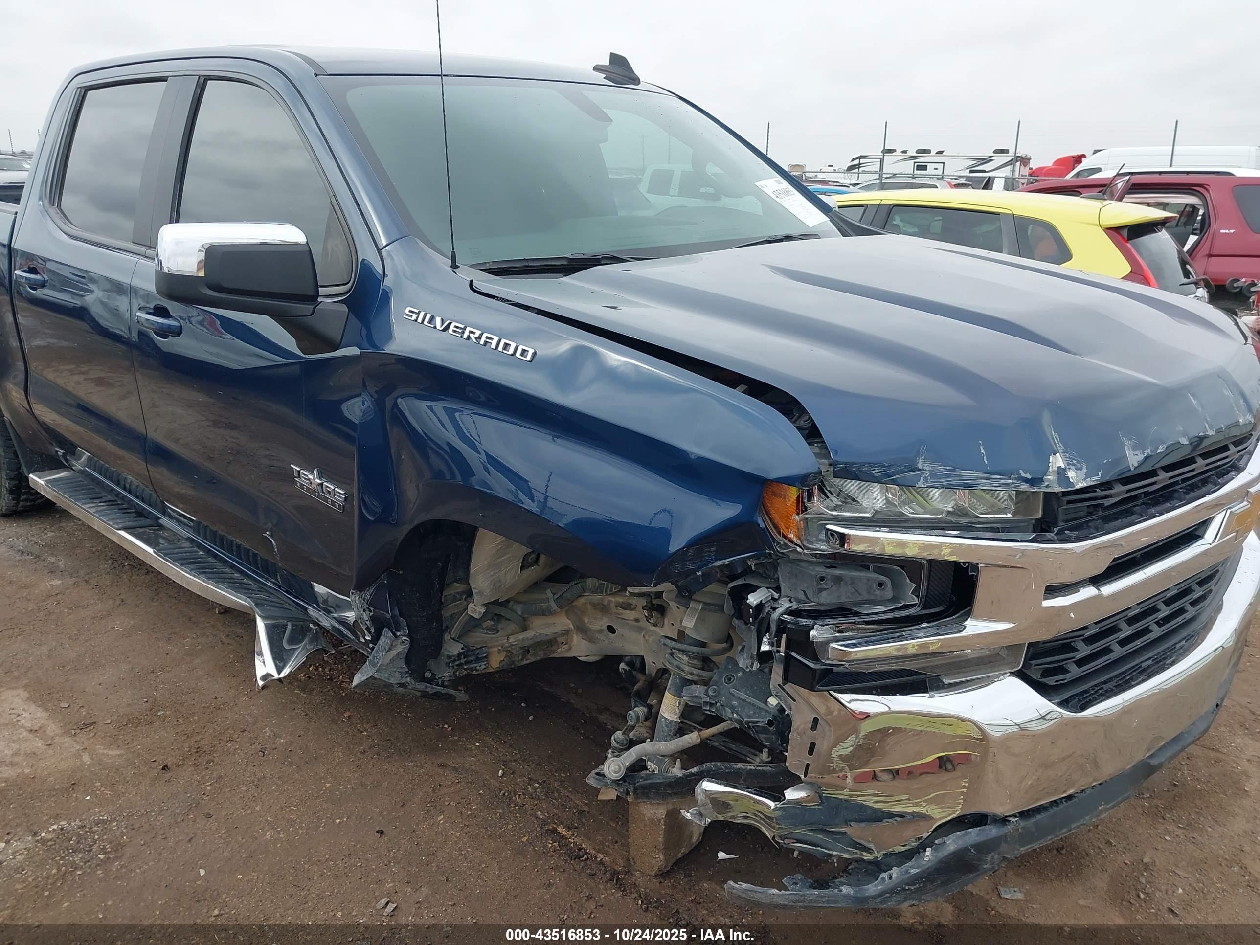 CHEVROLET SILVERADO image 6
