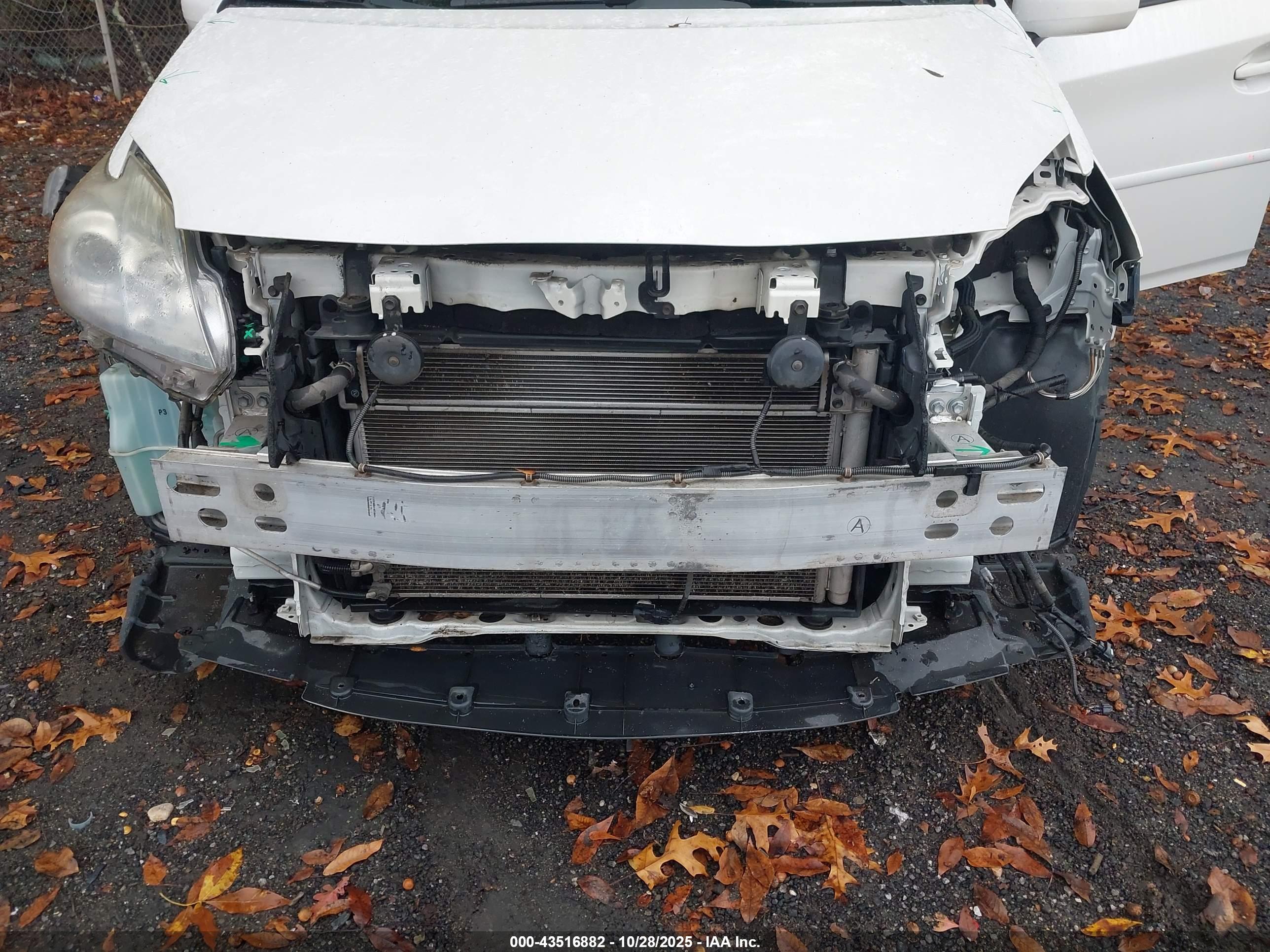 TOYOTA PRIUS image 6