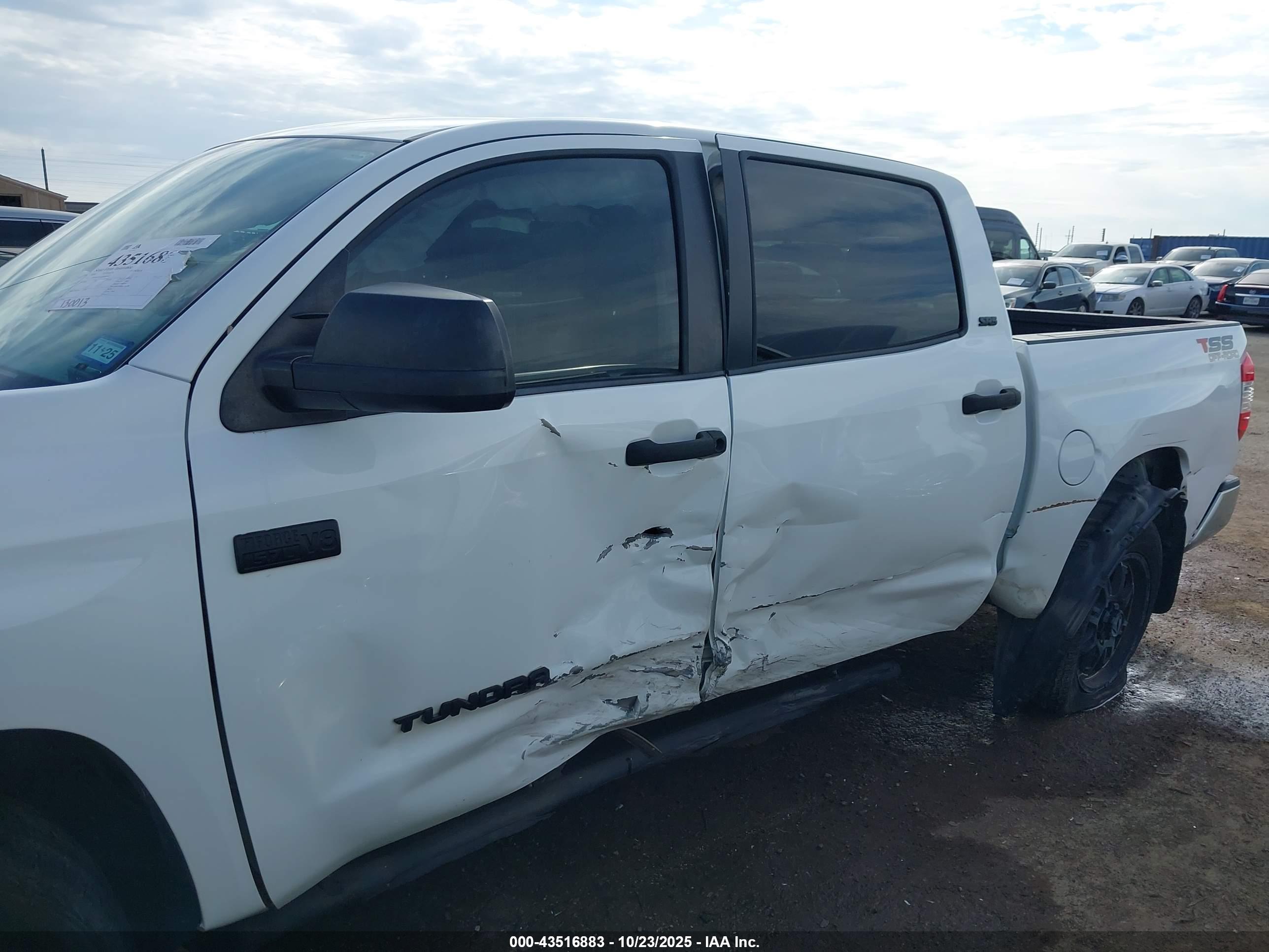 TOYOTA TUNDRA image 6
