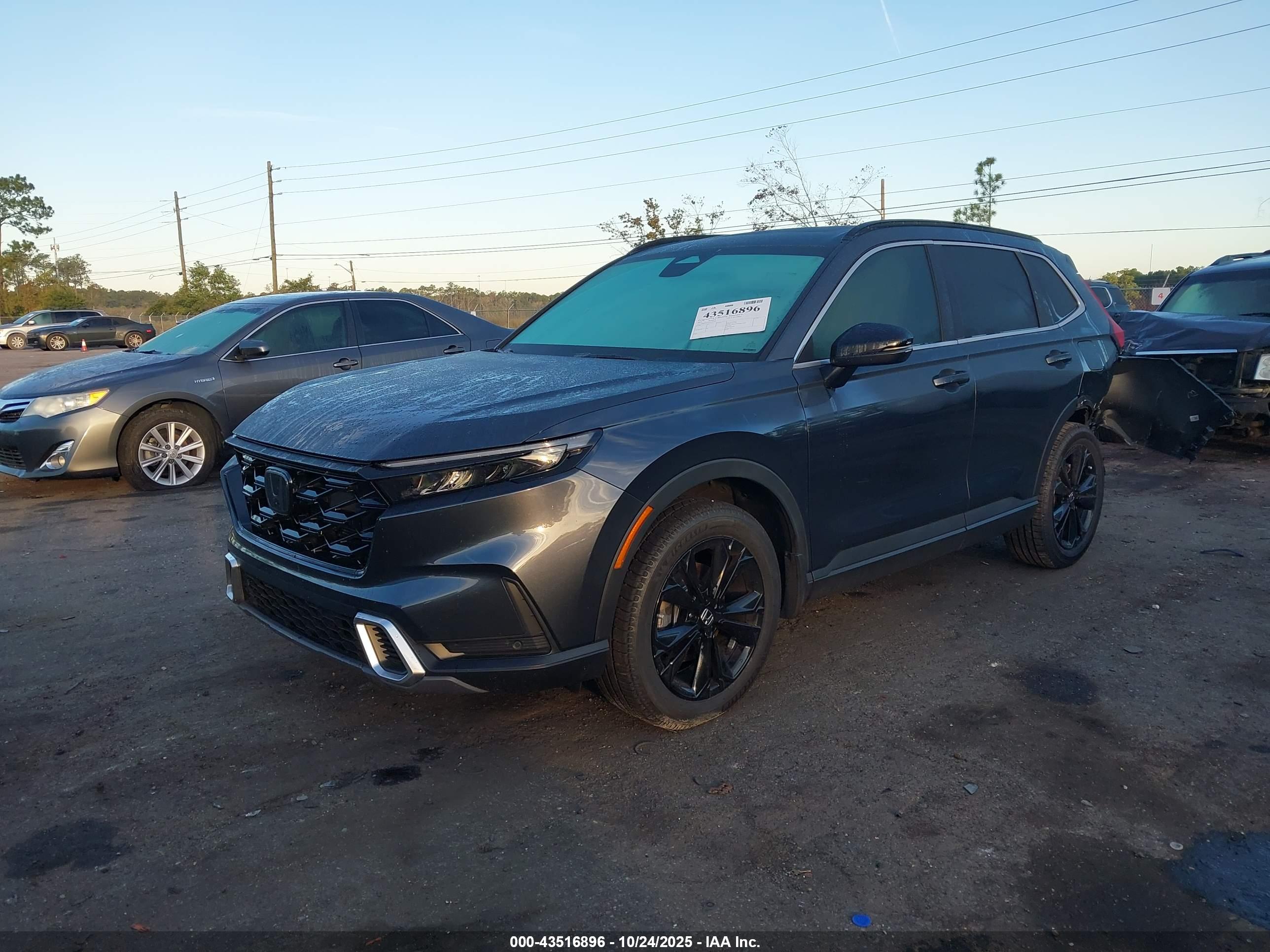 HONDA CR-V image 2