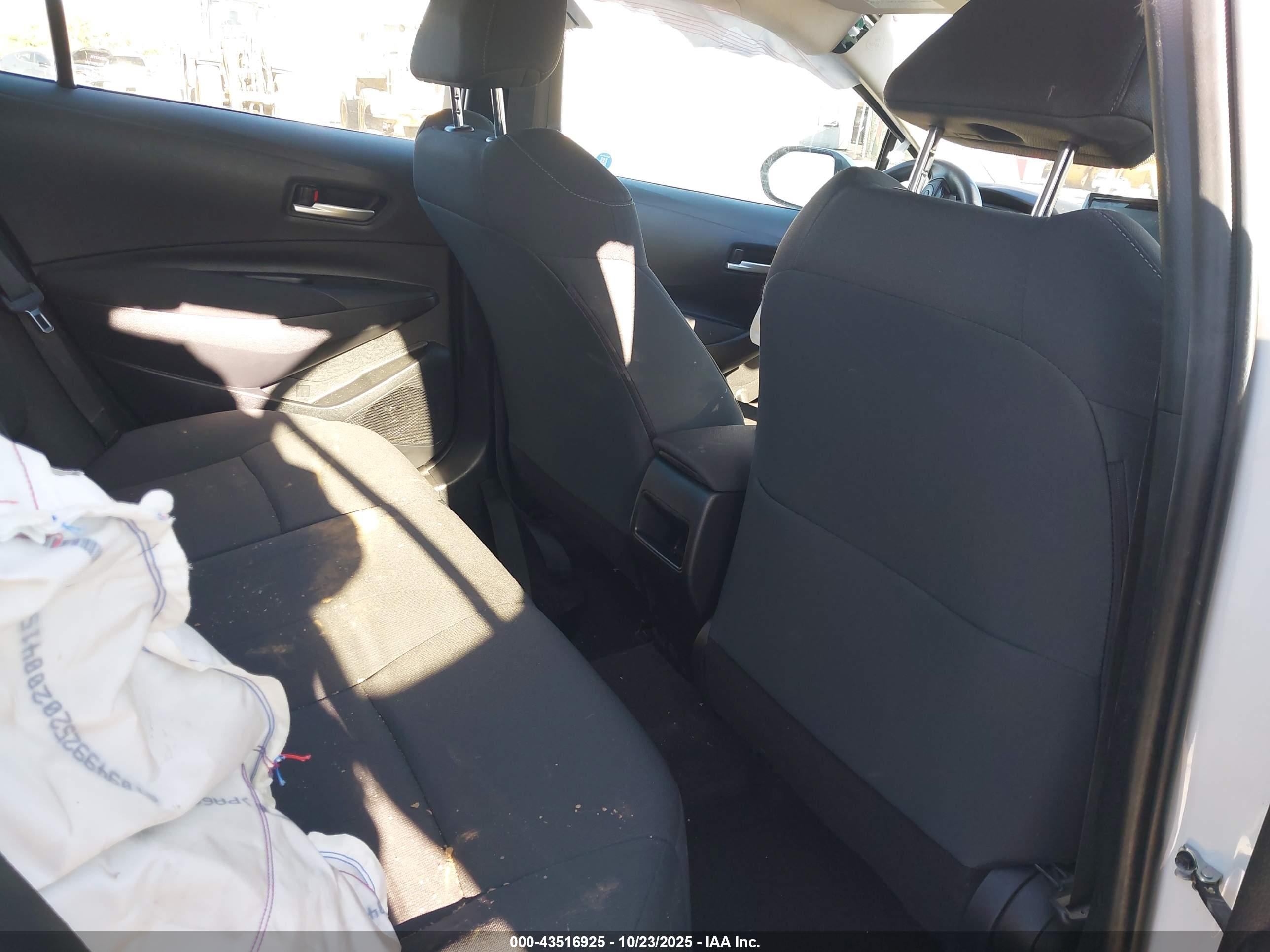 TOYOTA COROLLA image 8